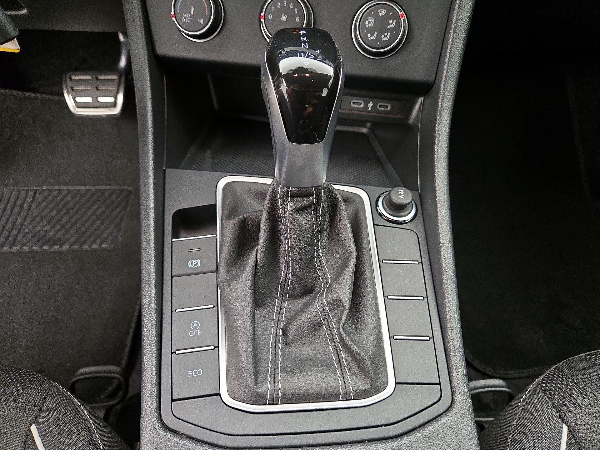 Thumbnail: 2024 Volkswagen Jetta - 17