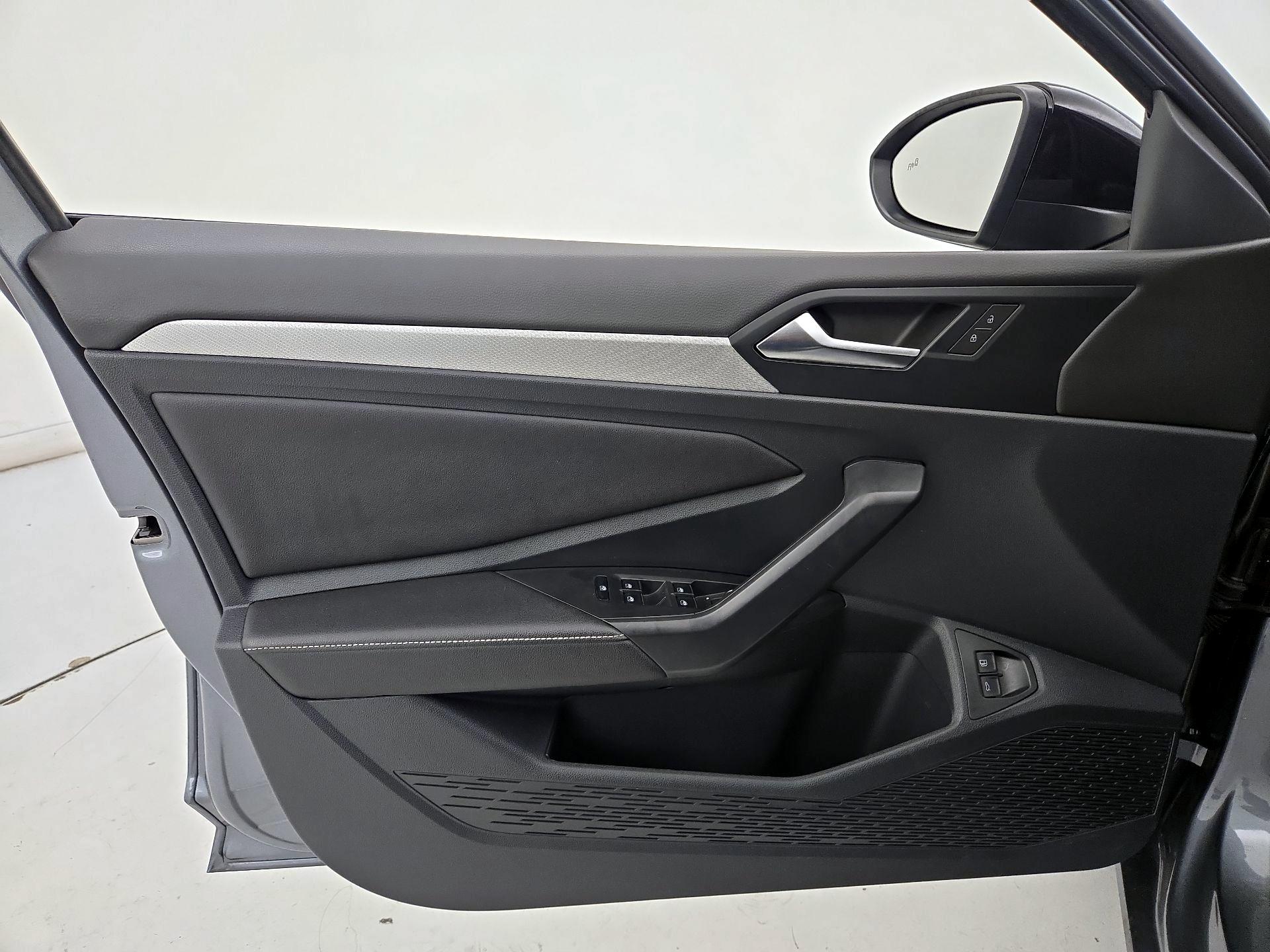 Thumbnail: 2024 Volkswagen Jetta - 12