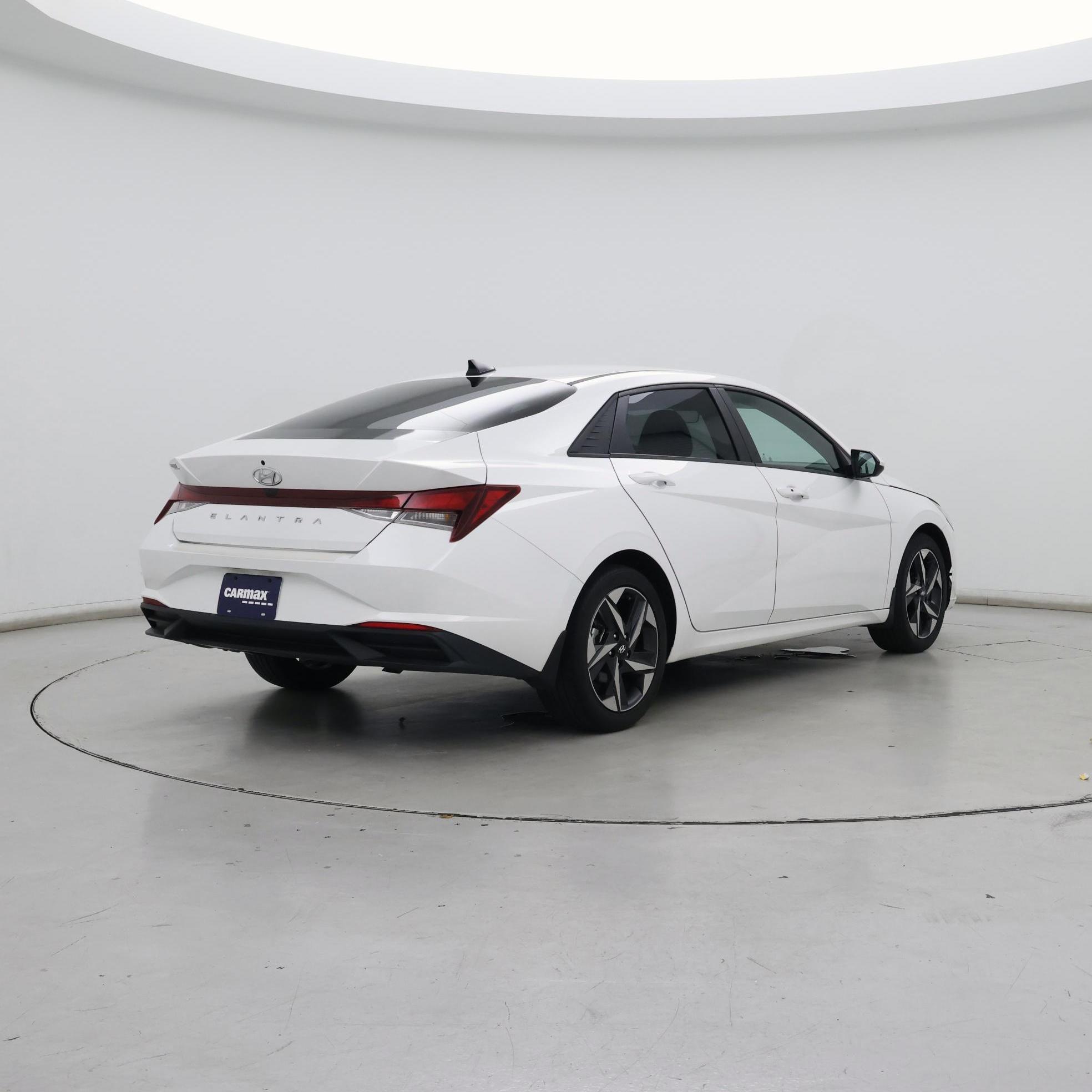 Thumbnail: 2023 Hyundai Elantra - 8