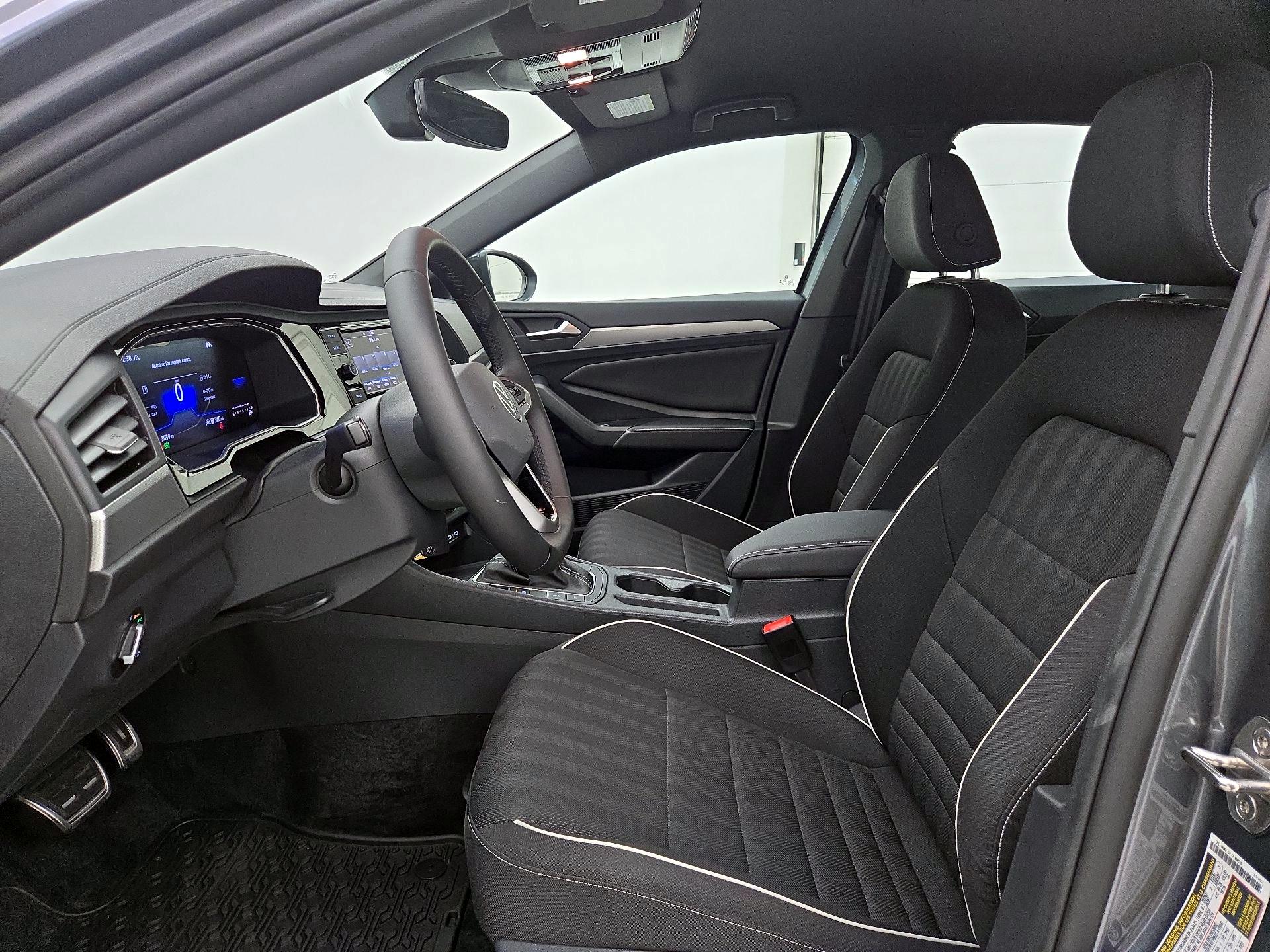 Thumbnail: 2024 Volkswagen Jetta - 11