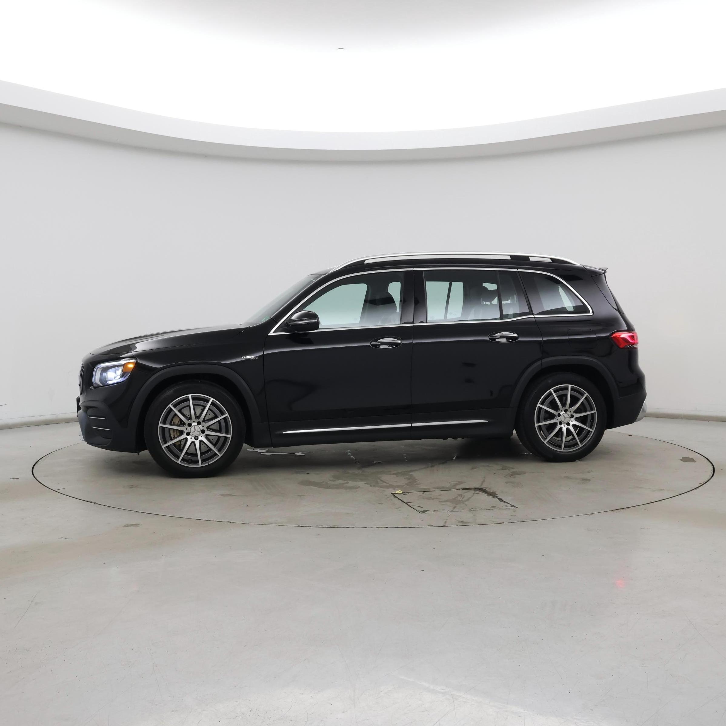 Thumbnail: 2022 Mercedes-Benz GLB - 3