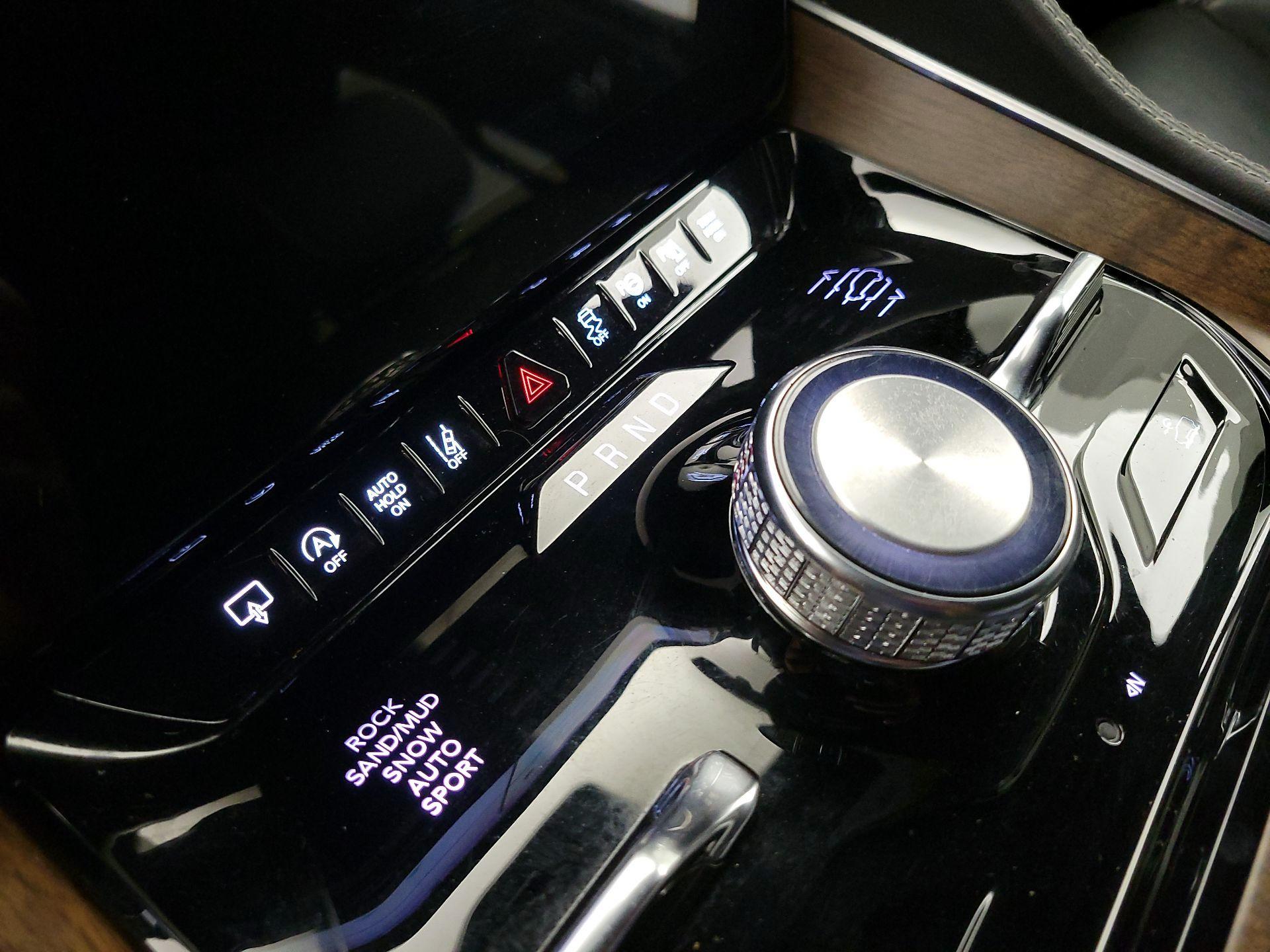 Thumbnail: 2023 Jeep Grand Wagoneer L - 18