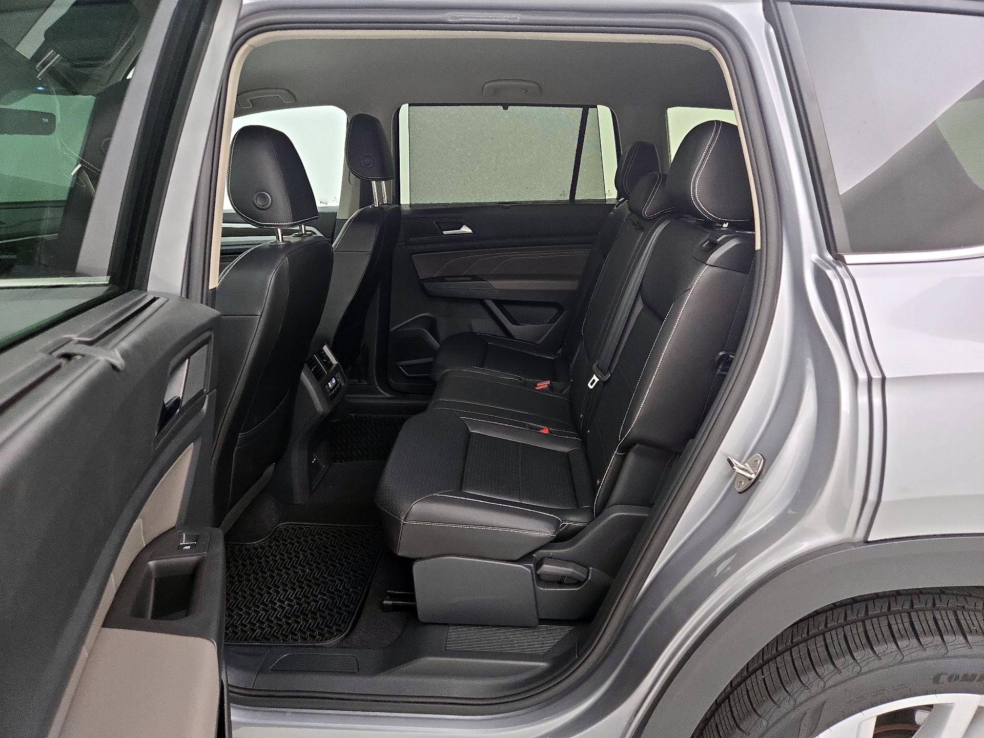 Thumbnail: 2023 Volkswagen Atlas - 18
