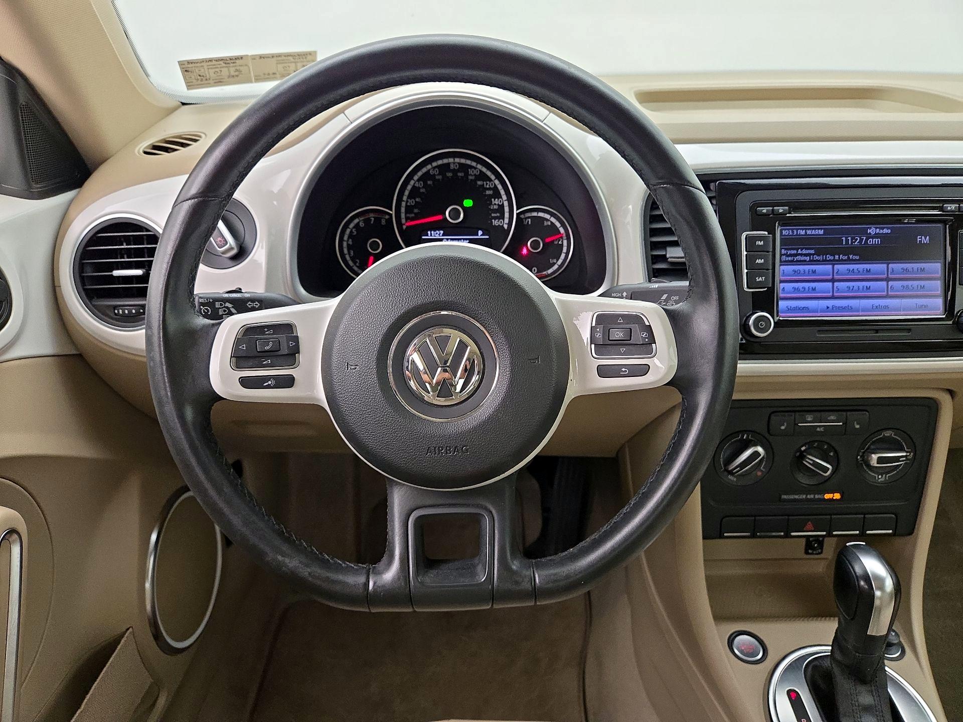 Thumbnail: 2013 Volkswagen Beetle - 10