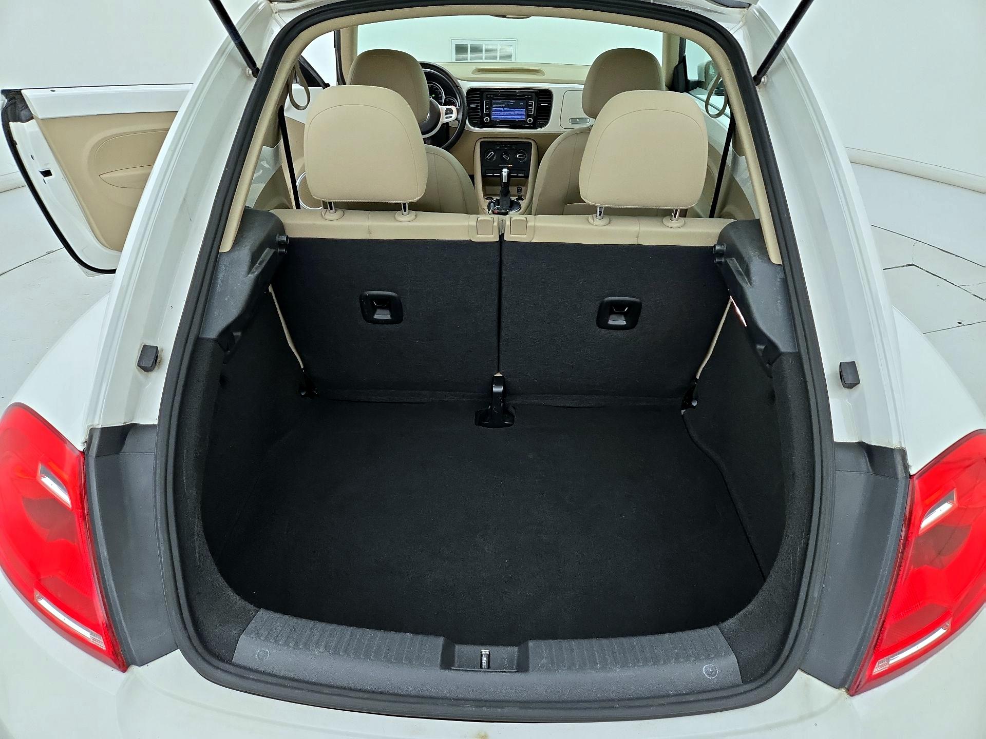 Thumbnail: 2013 Volkswagen Beetle - 20