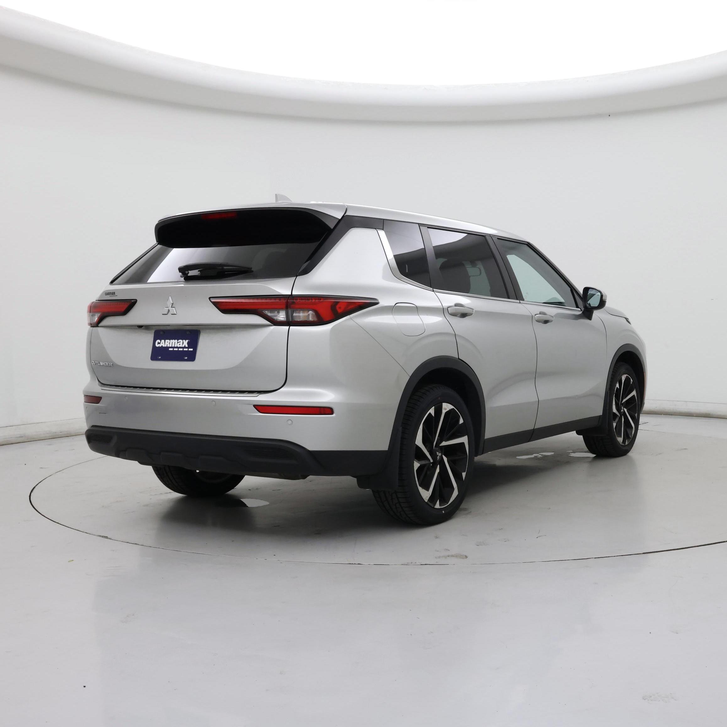 Thumbnail: 2022 Mitsubishi Outlander - 8