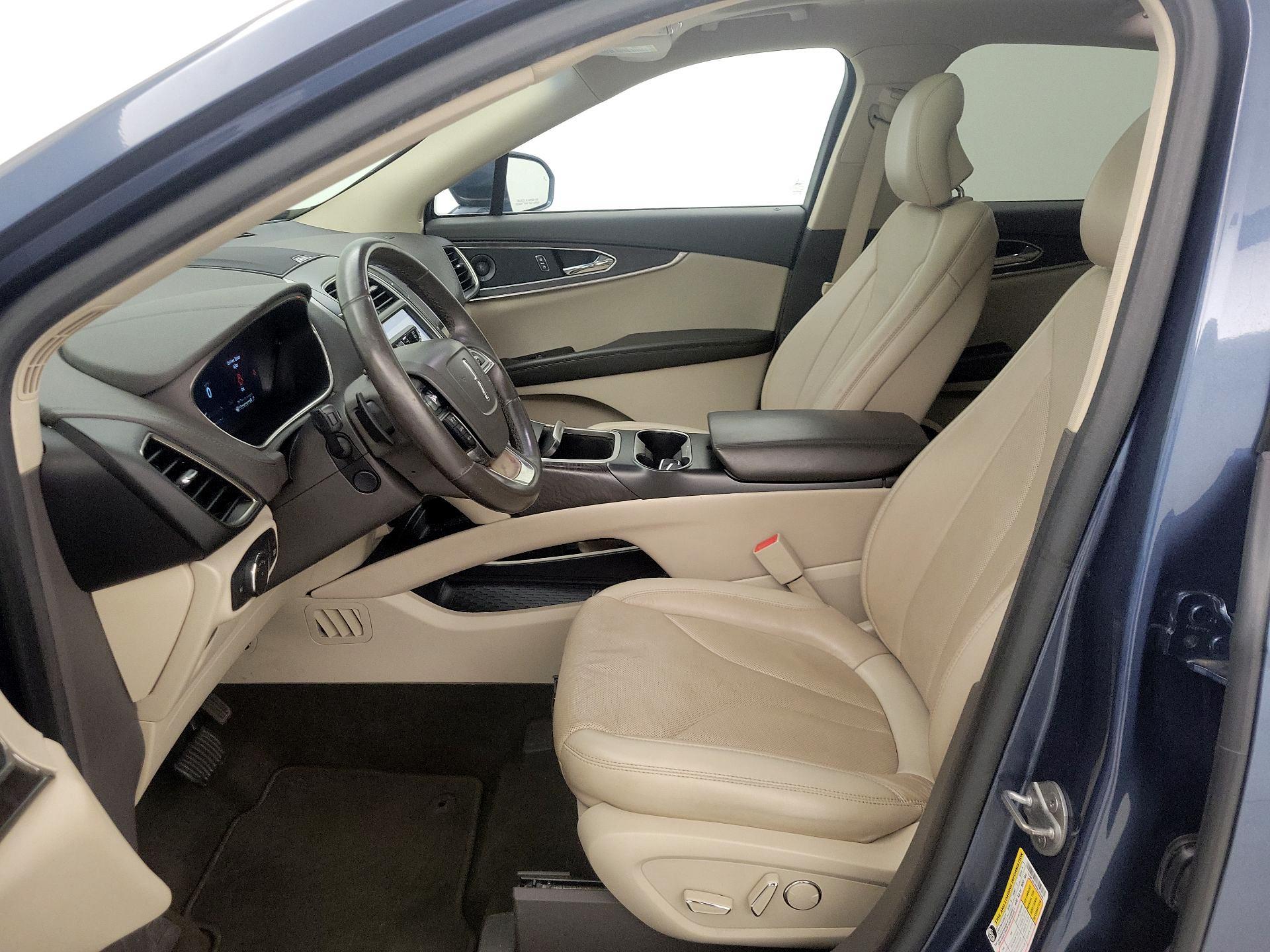 Thumbnail: 2019 Lincoln Nautilus - 9