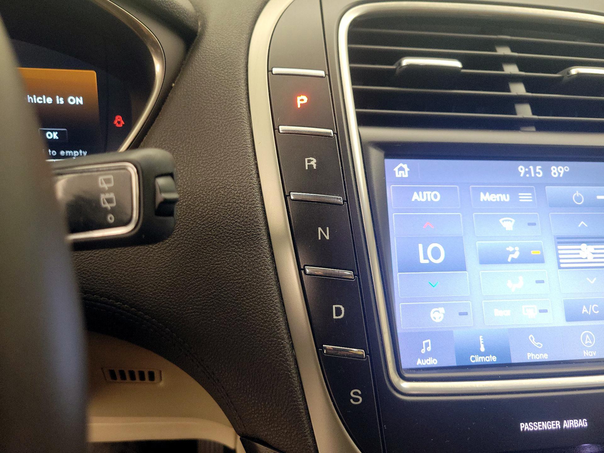 Thumbnail: 2019 Lincoln Nautilus - 16