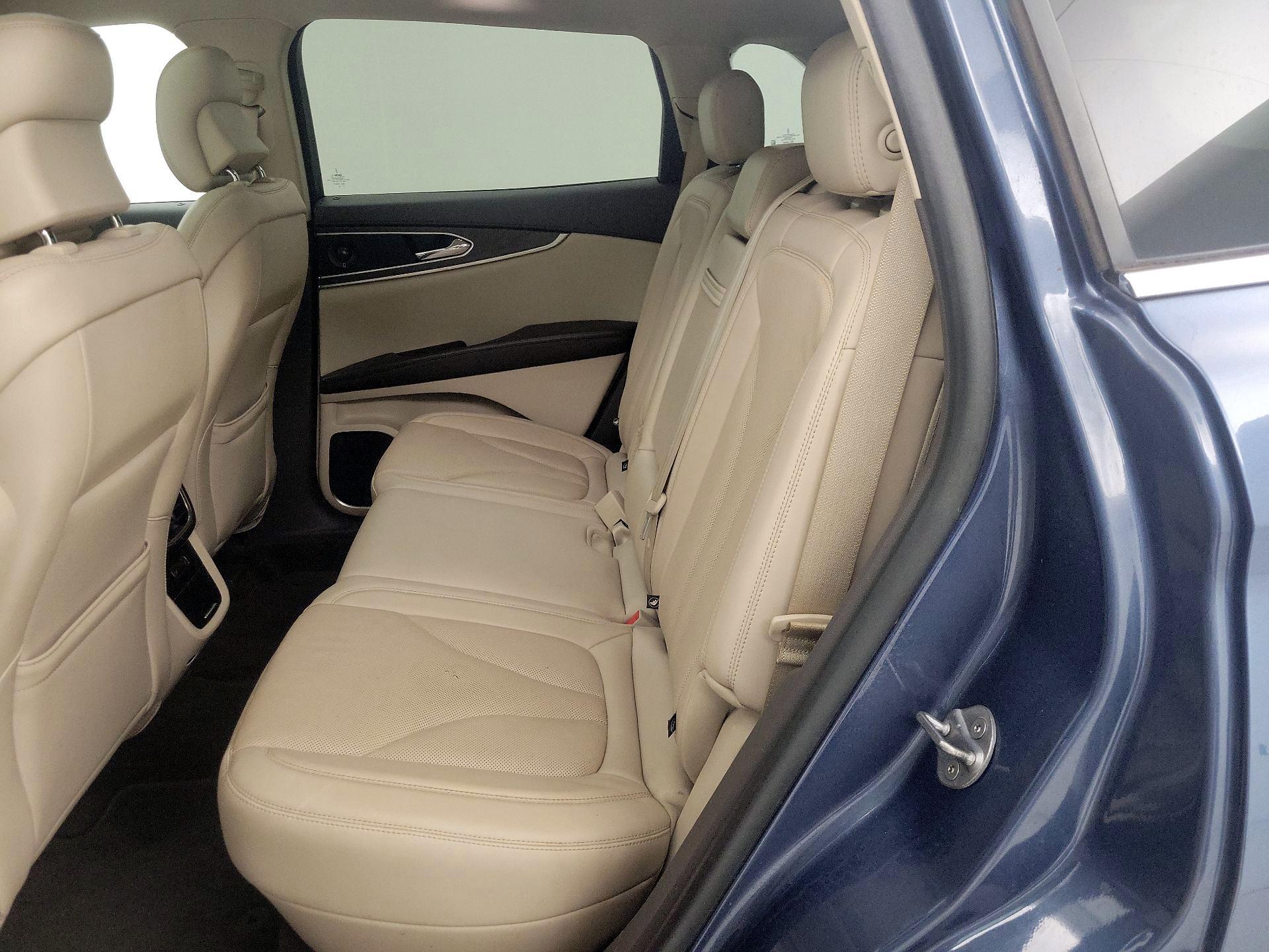 Thumbnail: 2019 Lincoln Nautilus - 19