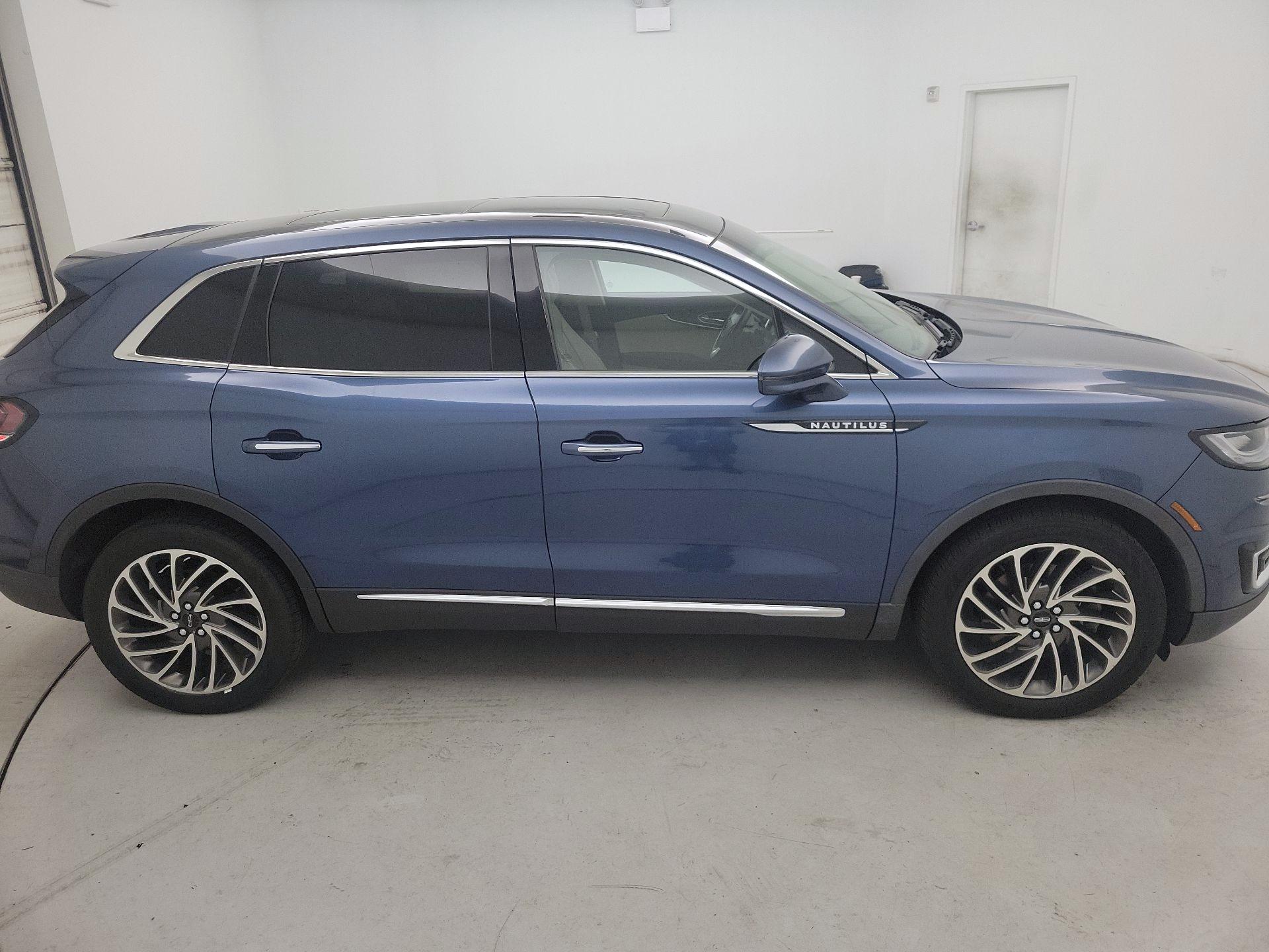 Thumbnail: 2019 Lincoln Nautilus - 4