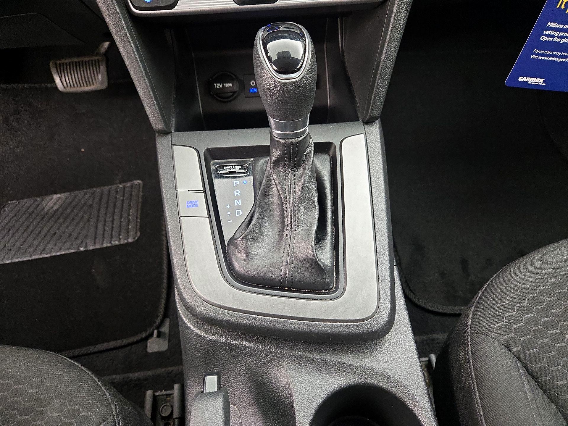 Thumbnail: 2019 Hyundai Elantra - 17