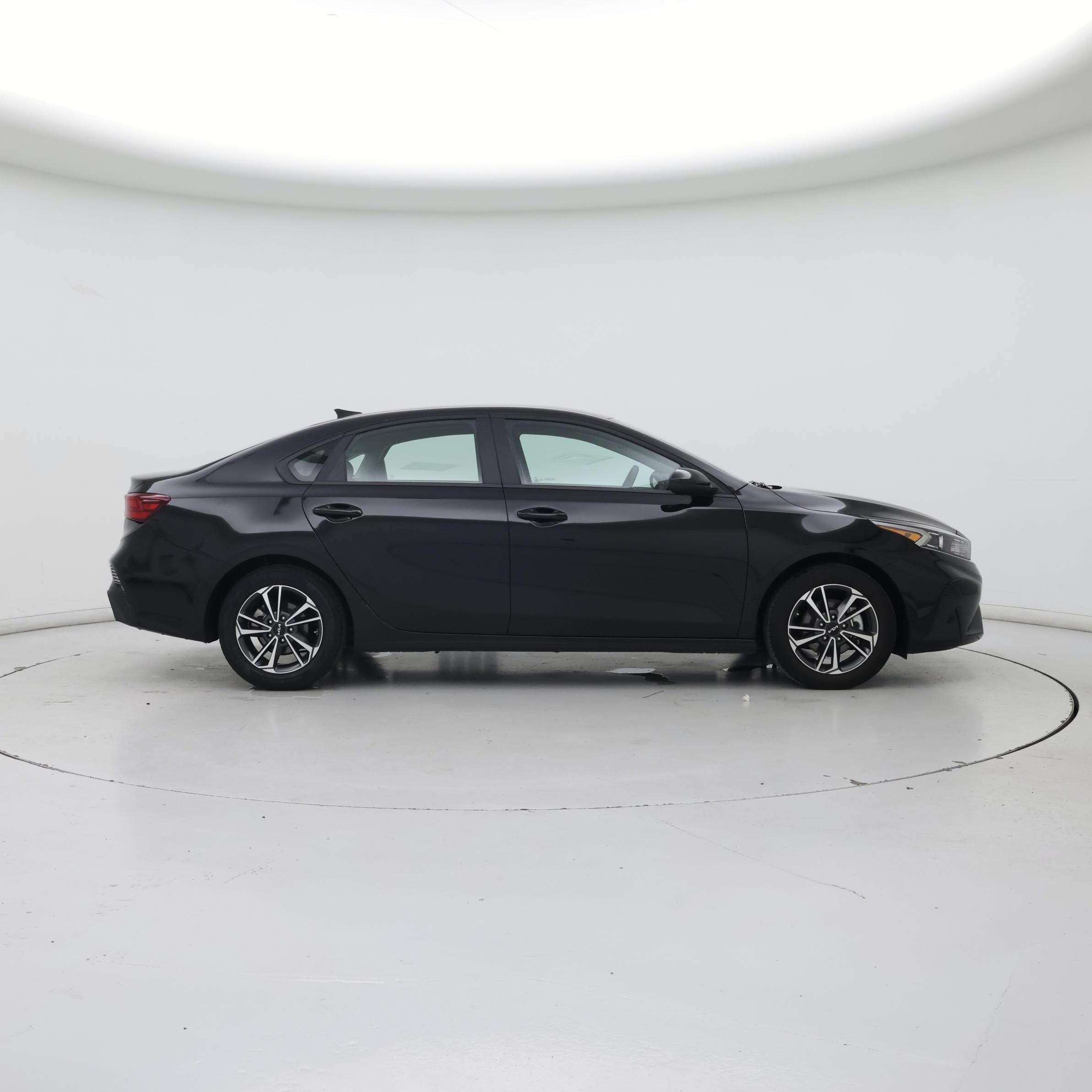 Thumbnail: 2024 Kia Forte - 7