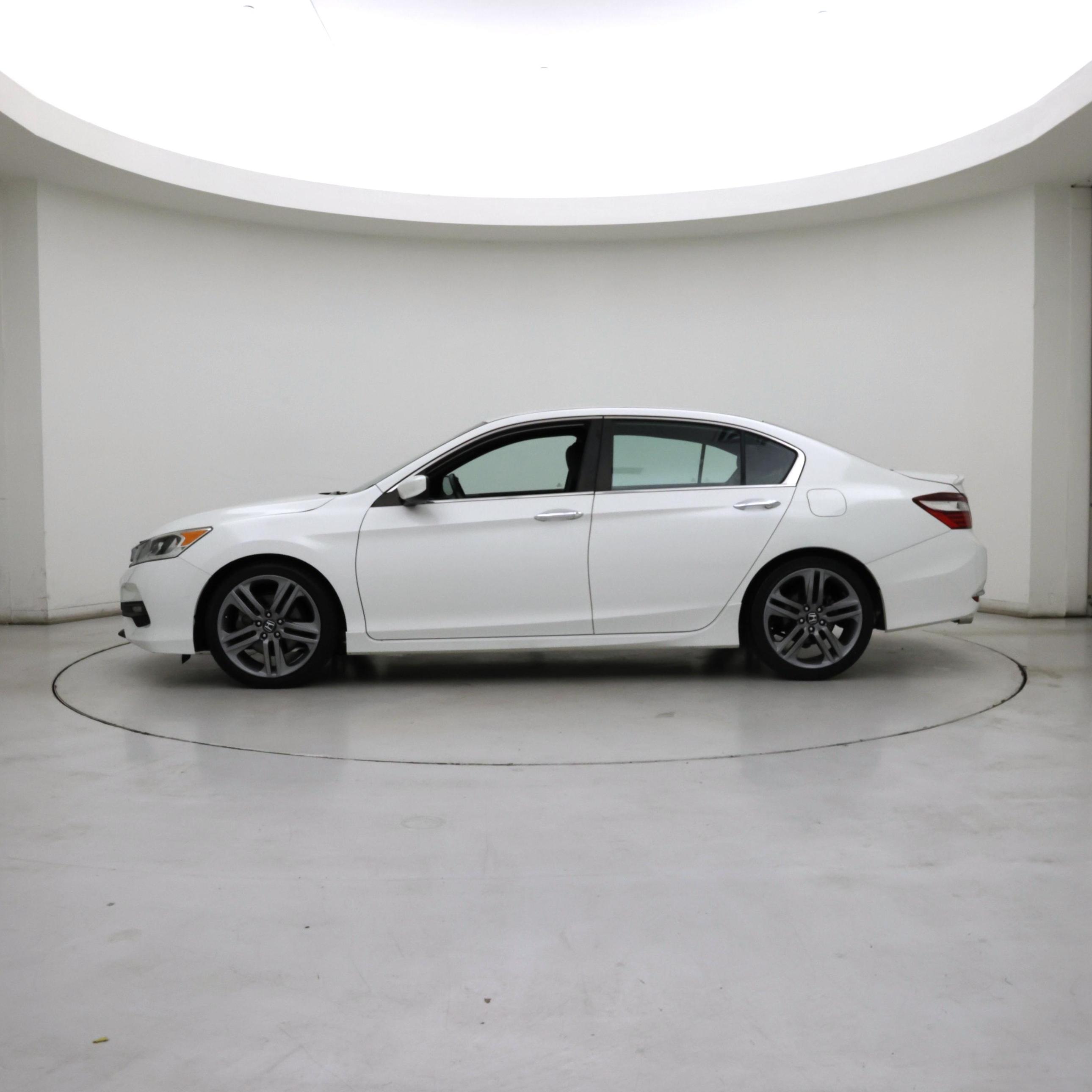 Thumbnail: 2017 Honda Accord - 3