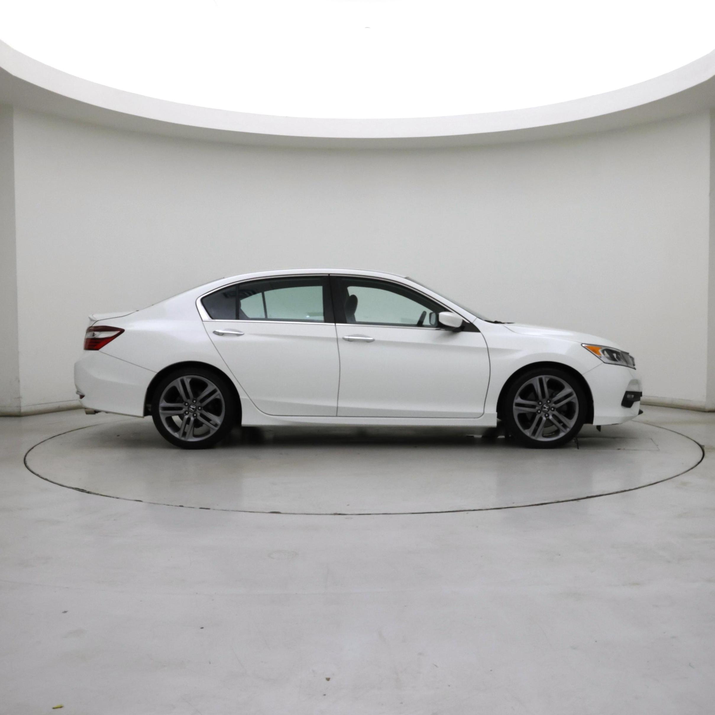 Thumbnail: 2017 Honda Accord - 7