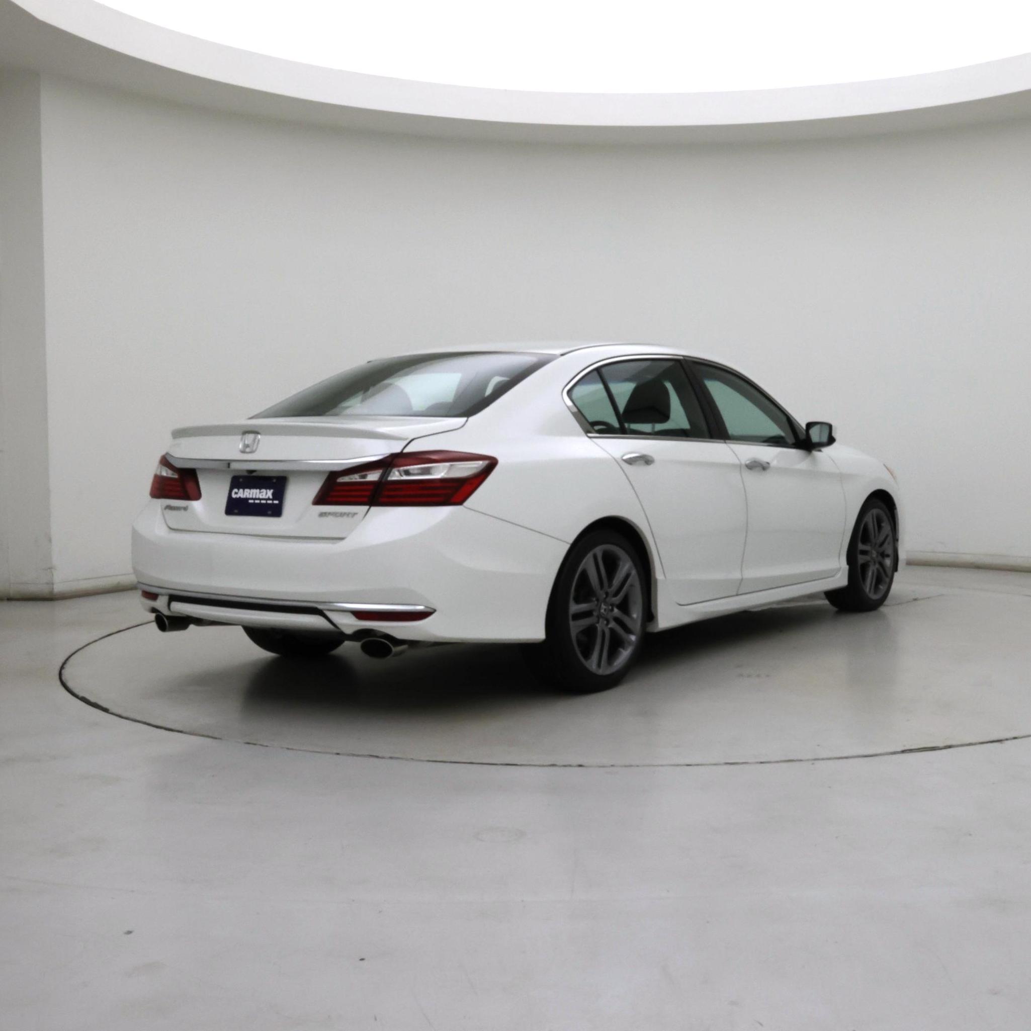 Thumbnail: 2017 Honda Accord - 8
