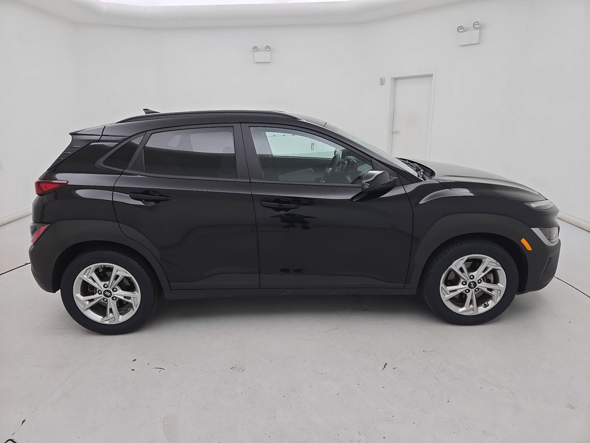 Thumbnail: 2022 Hyundai Kona - 4
