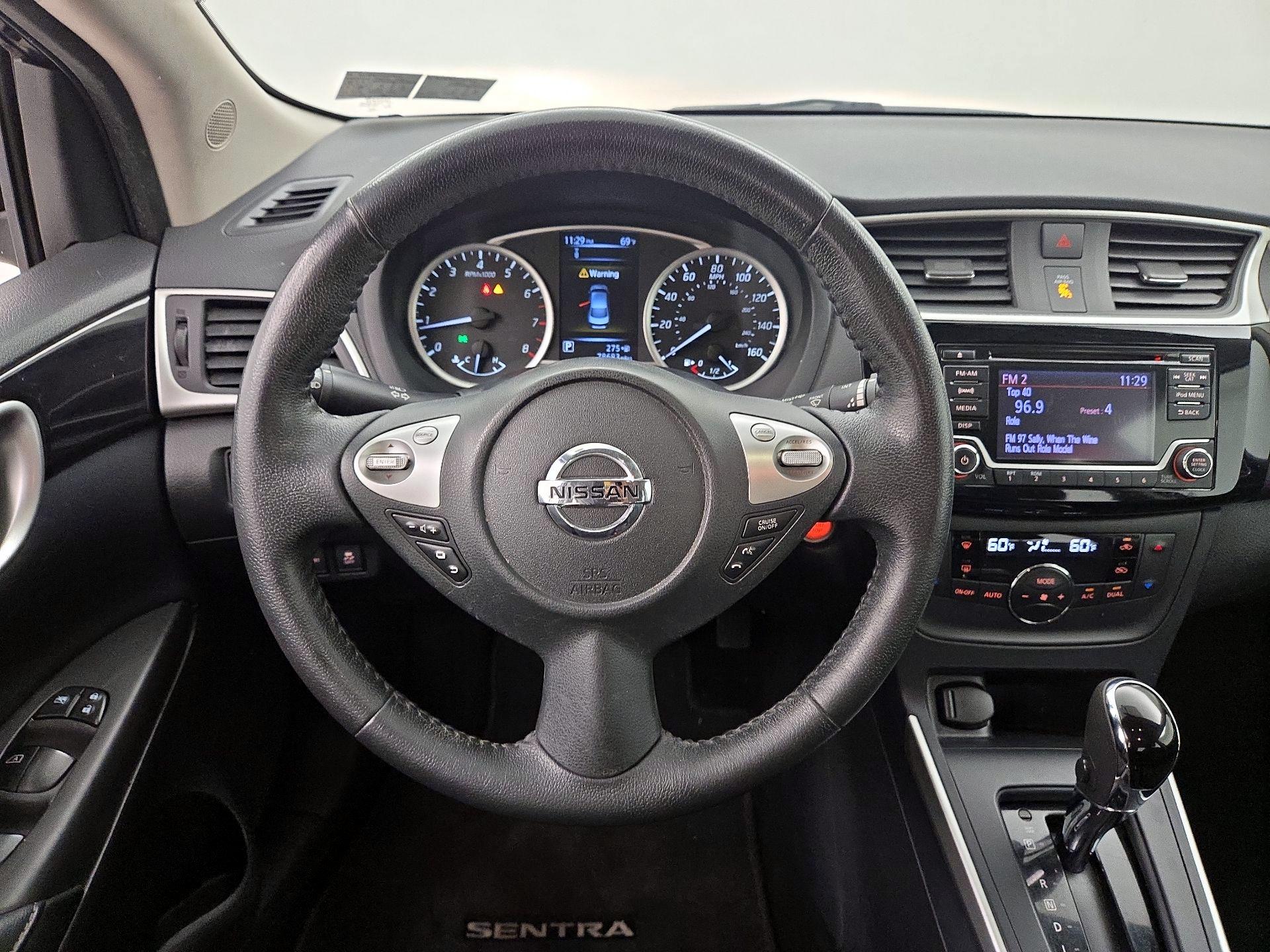 Thumbnail: 2018 Nissan Sentra - 10