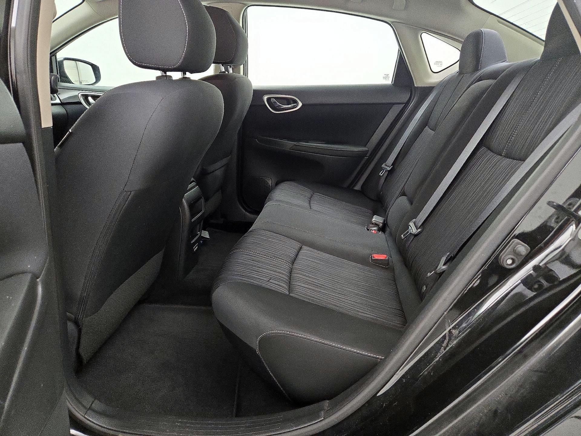 Thumbnail: 2018 Nissan Sentra - 18