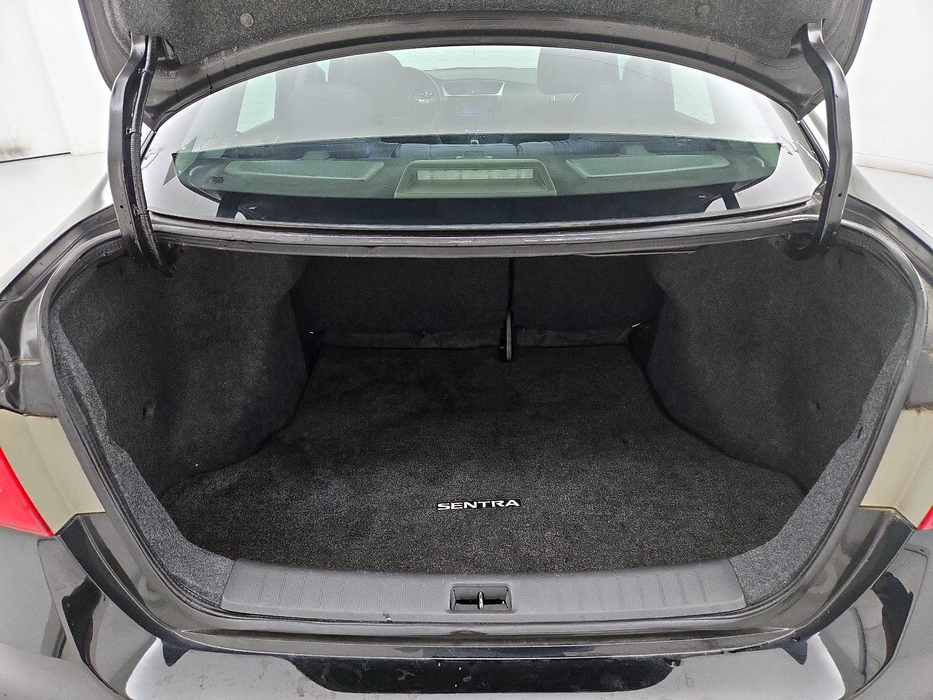 Thumbnail: 2018 Nissan Sentra - 19