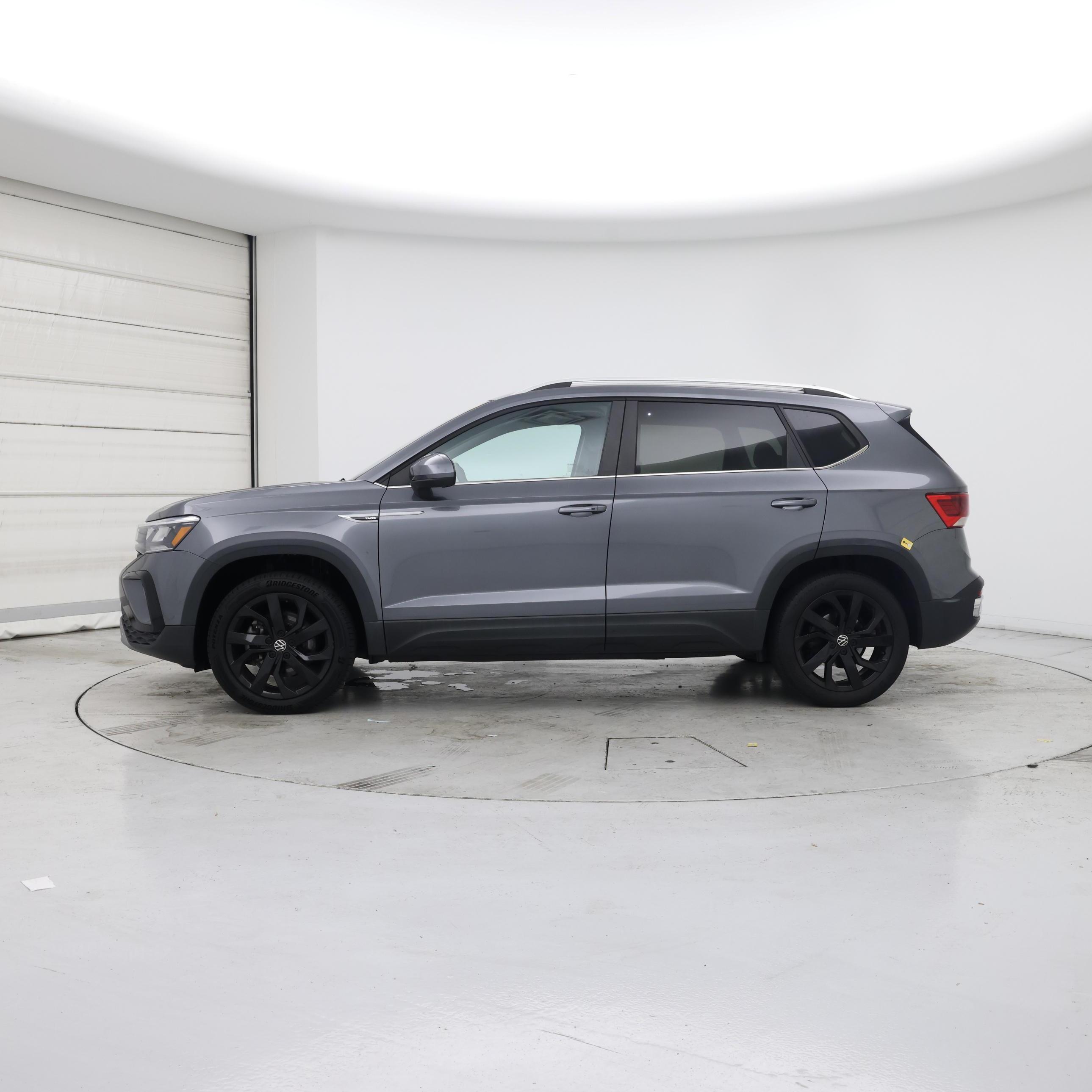 Thumbnail: 2022 Volkswagen Taos - 3