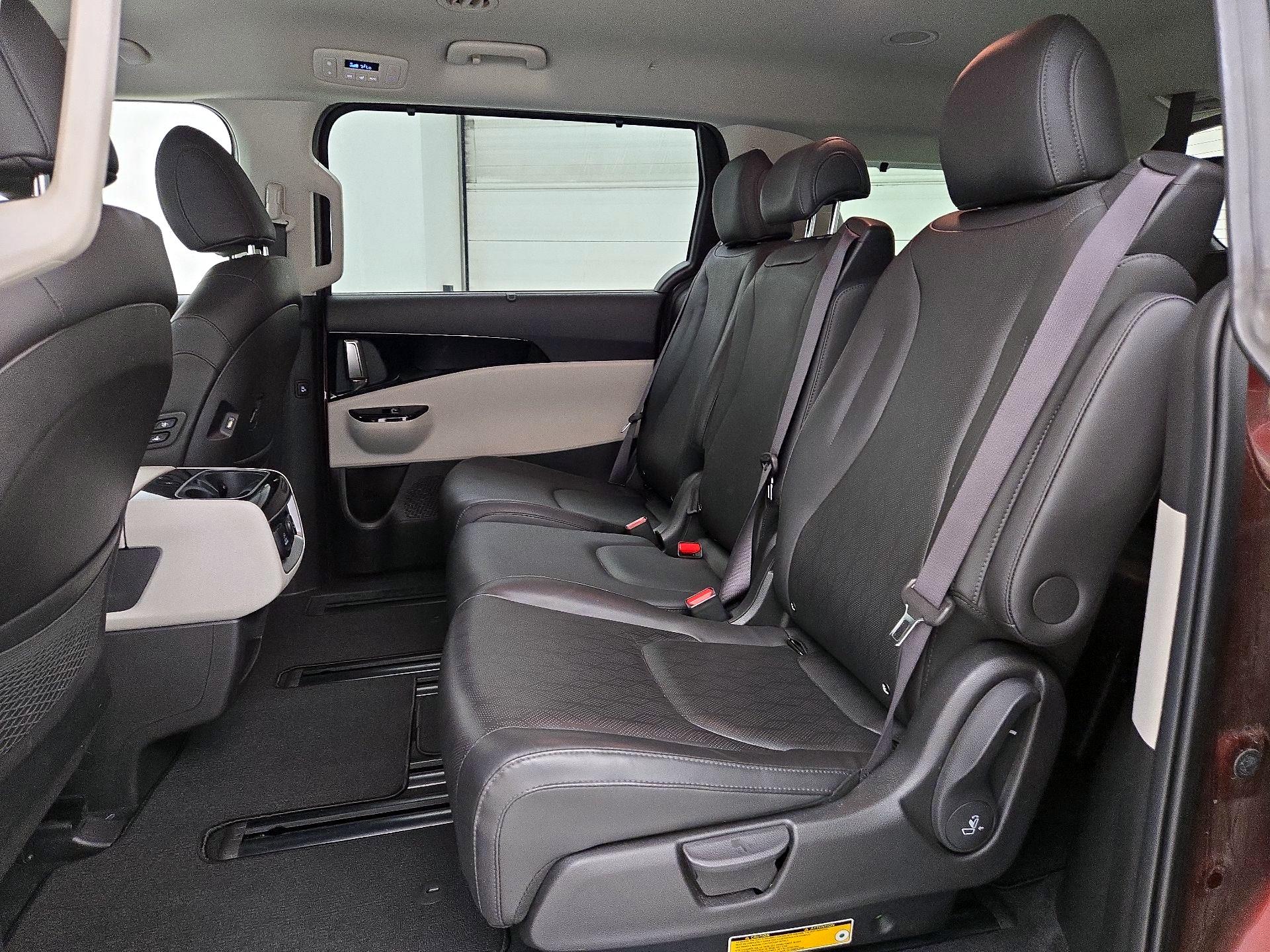 Thumbnail: 2023 Kia Carnival - 20