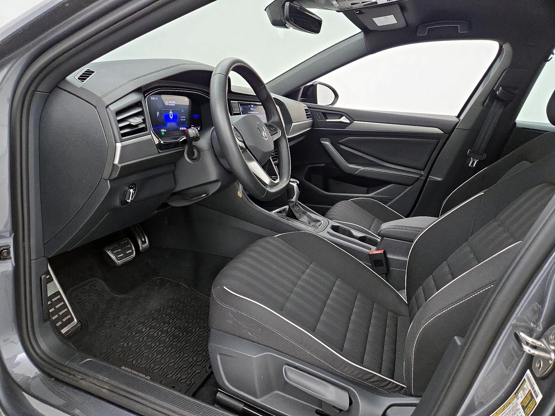 Thumbnail: 2024 Volkswagen Jetta - 11
