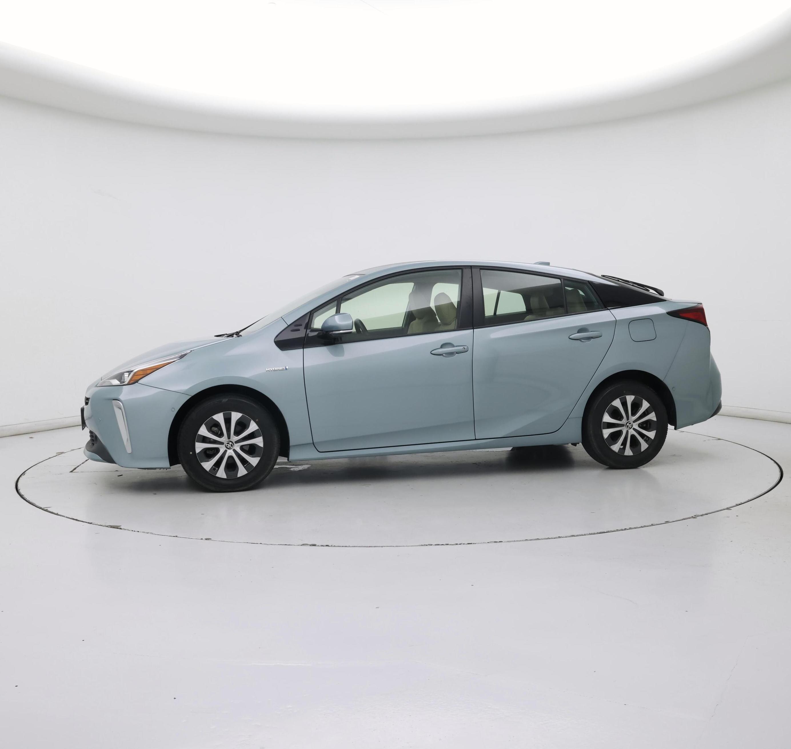 Thumbnail: 2020 Toyota Prius - 3