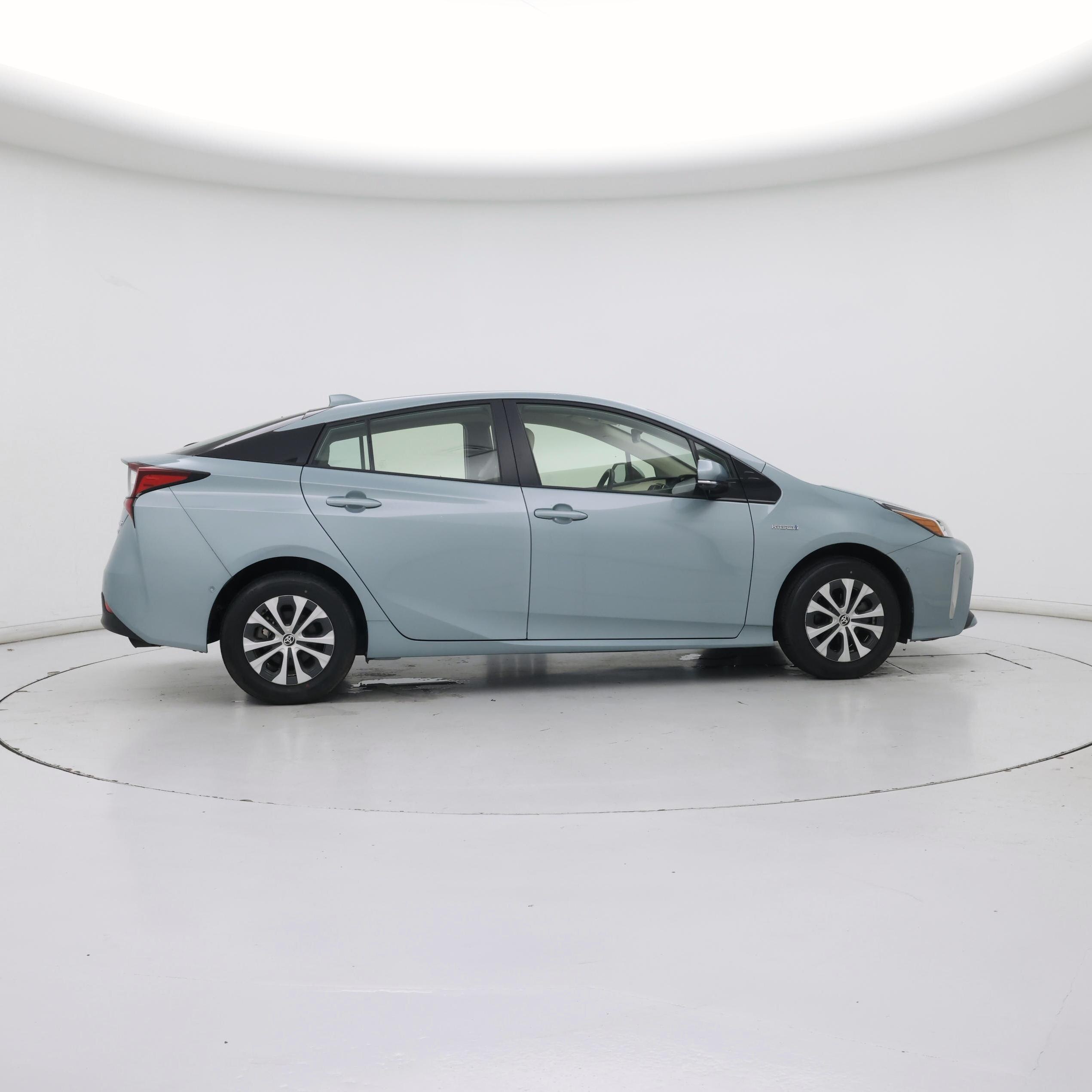 Thumbnail: 2020 Toyota Prius - 7