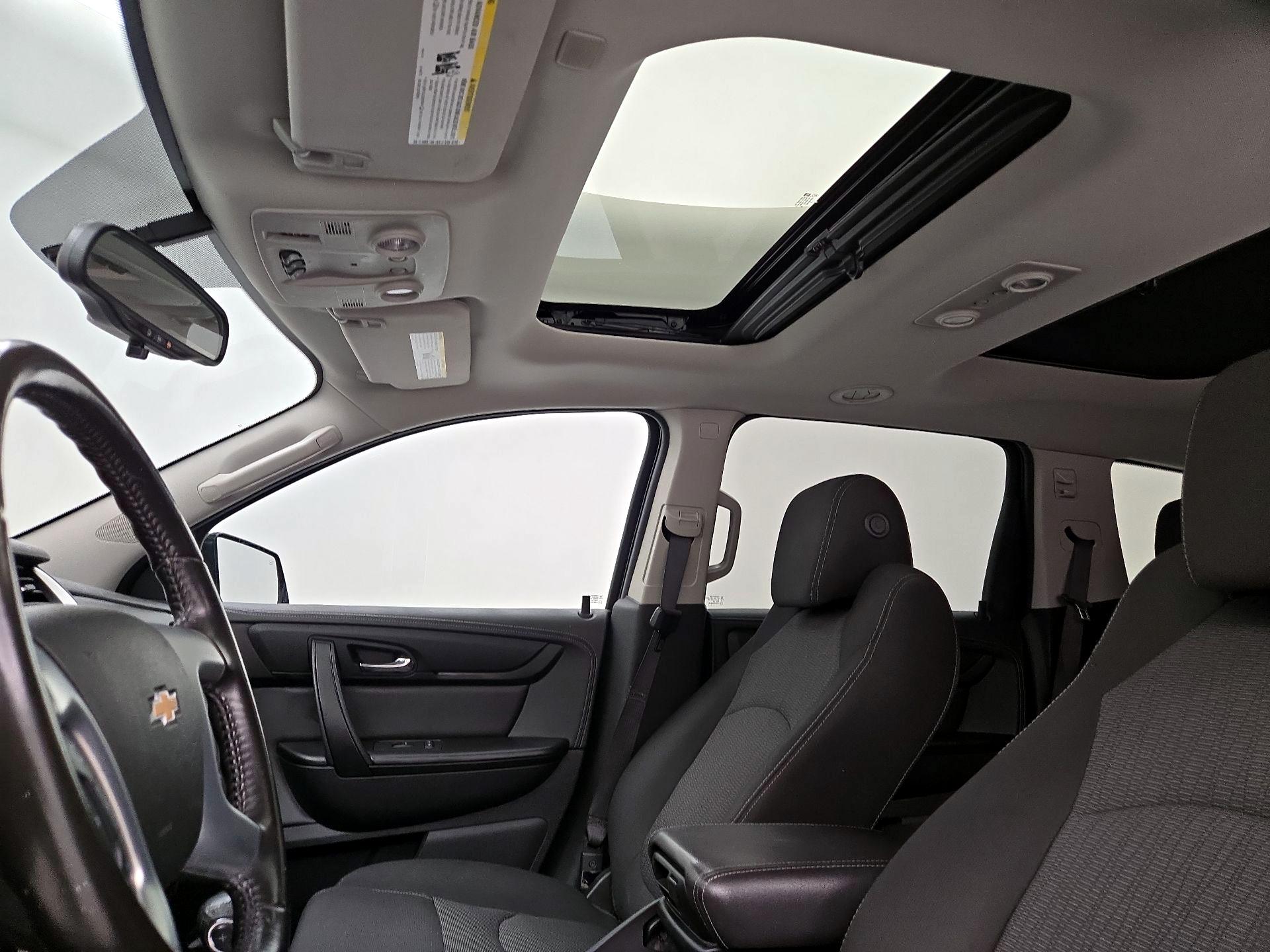 Thumbnail: 2017 Chevrolet Traverse - 19