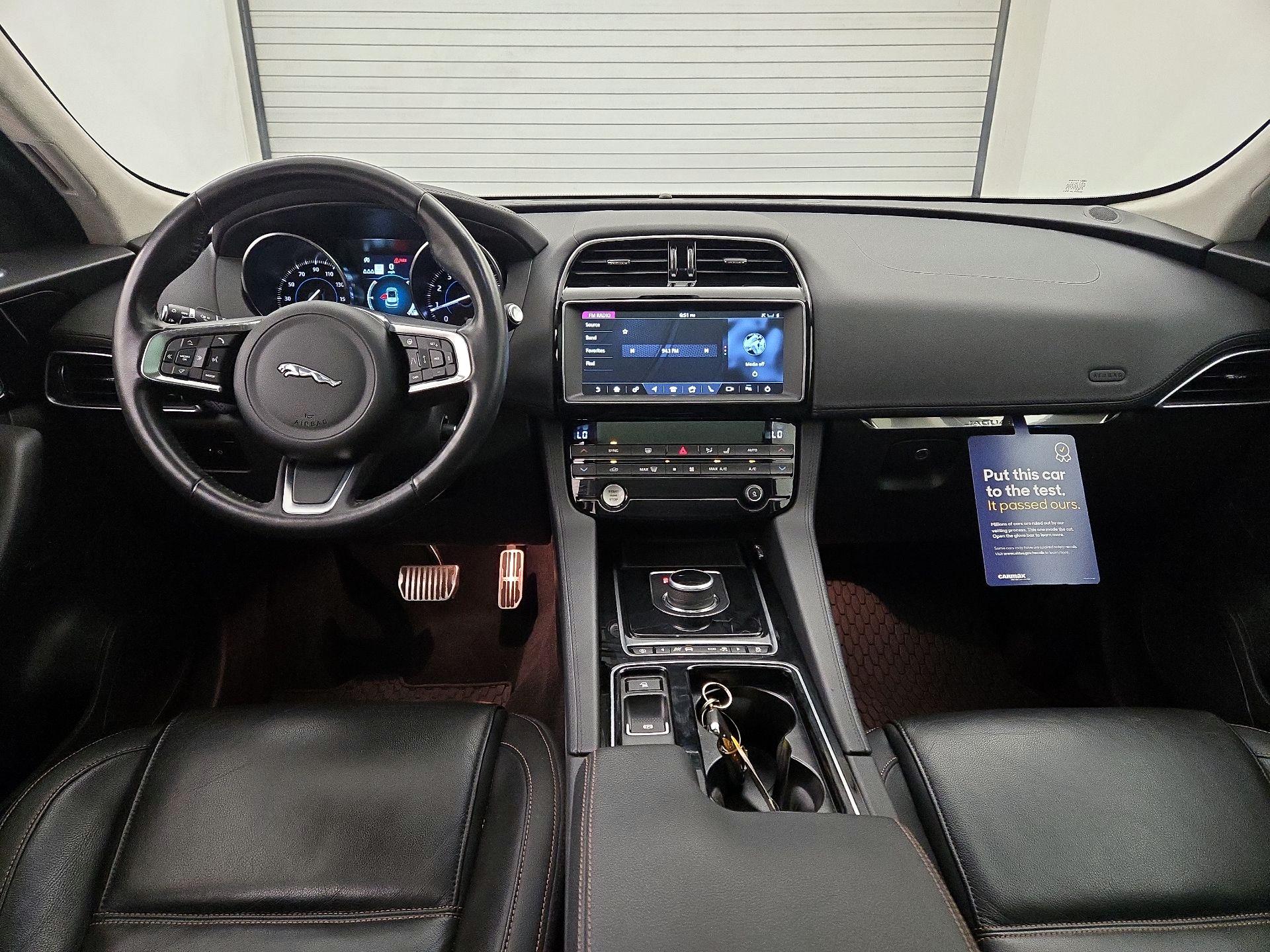Thumbnail: 2019 Jaguar F-Pace - 9