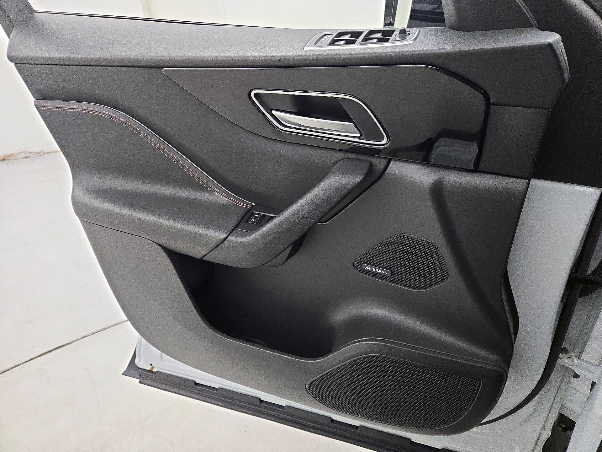 Thumbnail: 2019 Jaguar F-Pace - 12