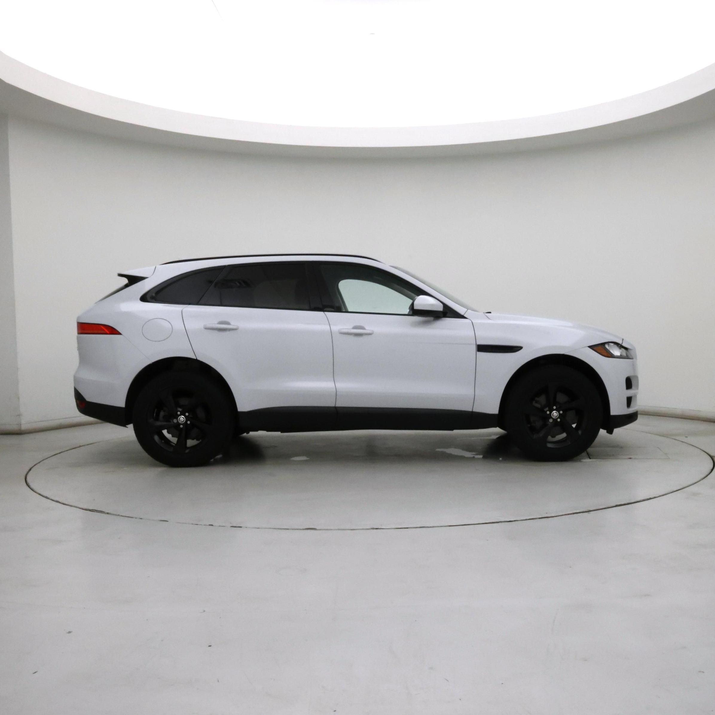 Thumbnail: 2019 Jaguar F-Pace - 7