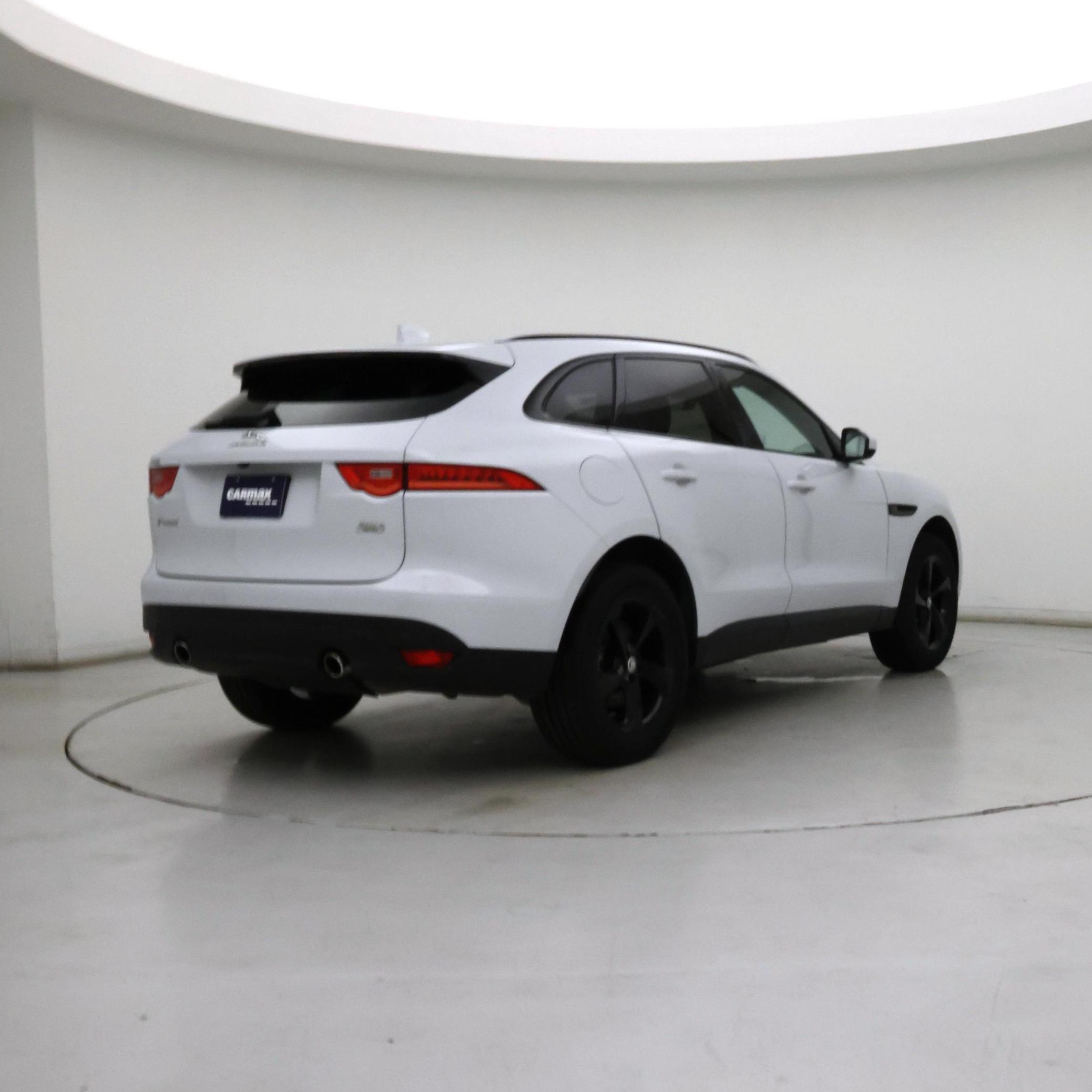 Thumbnail: 2019 Jaguar F-Pace - 8
