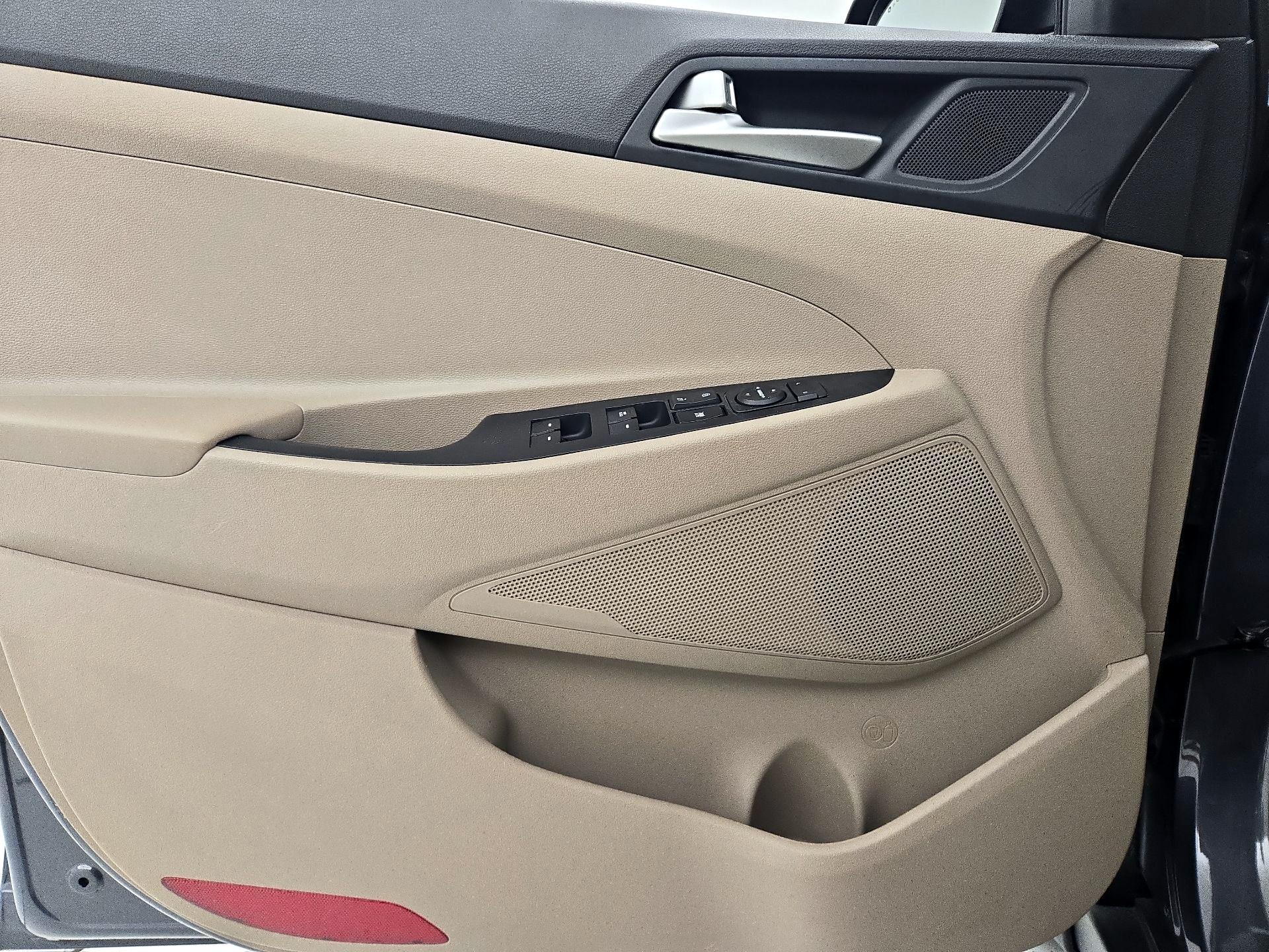 Thumbnail: 2021 Hyundai Tucson - 12