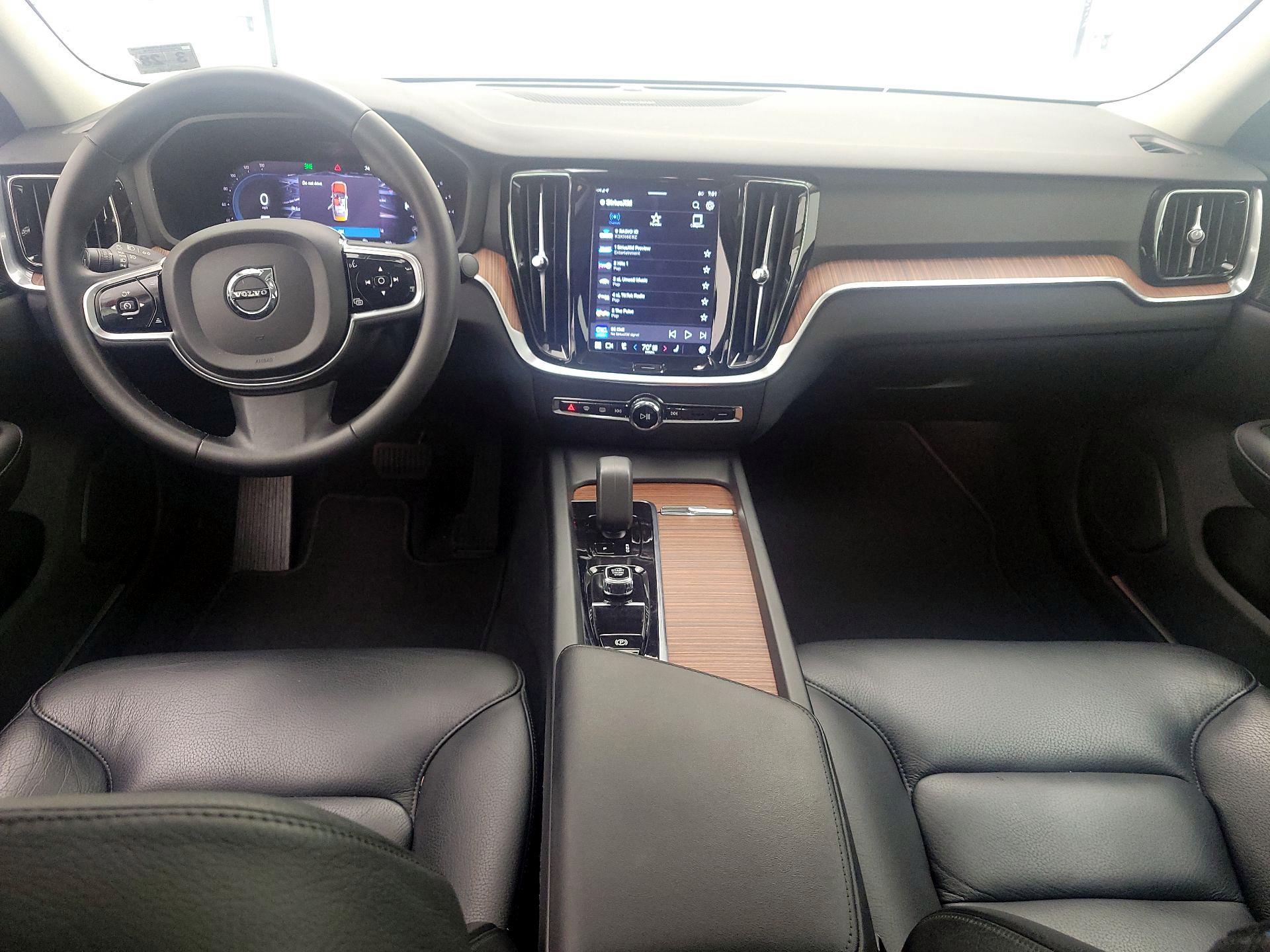 Thumbnail: 2023 Volvo S60 - 9