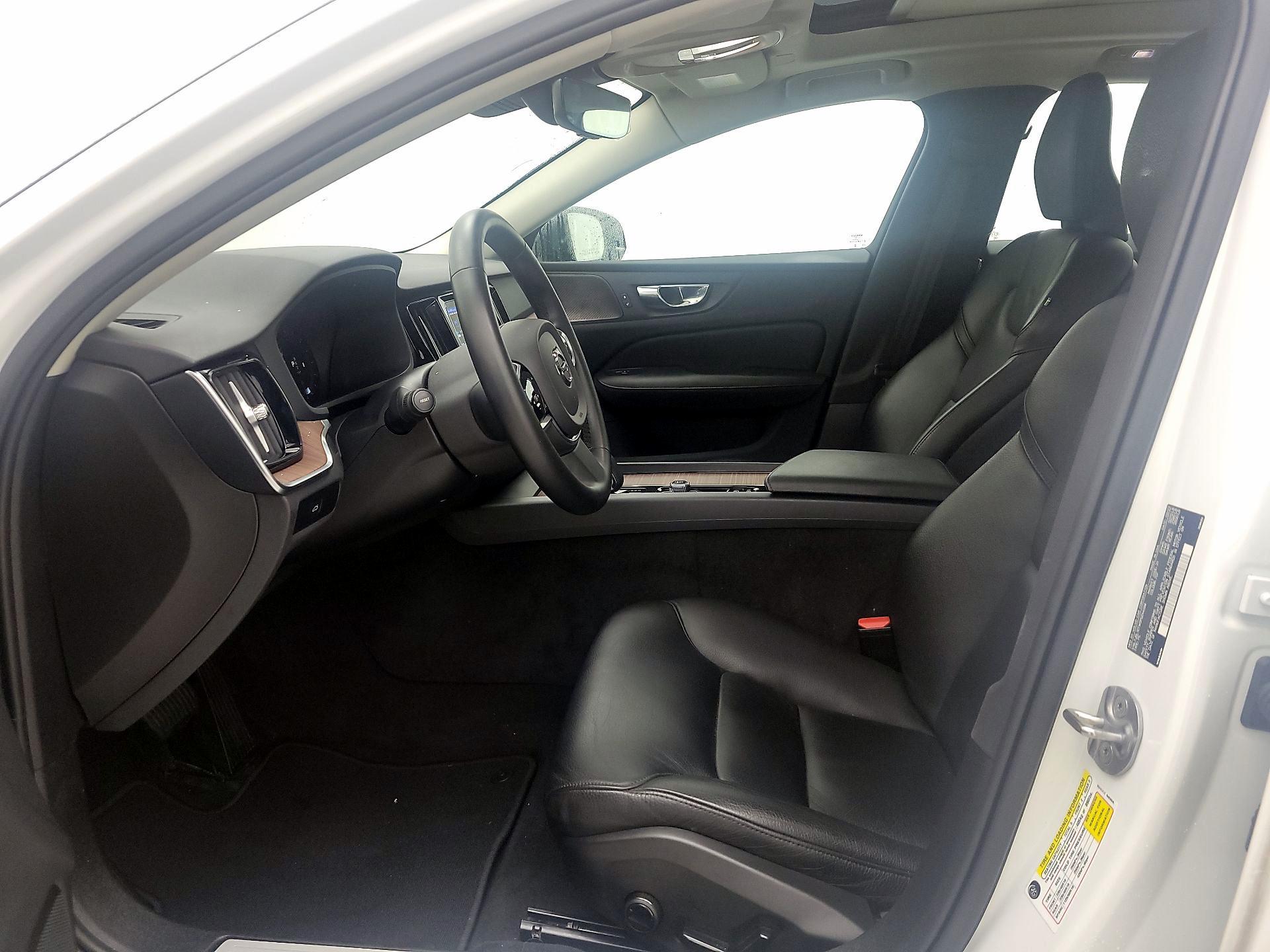 Thumbnail: 2023 Volvo S60 - 11