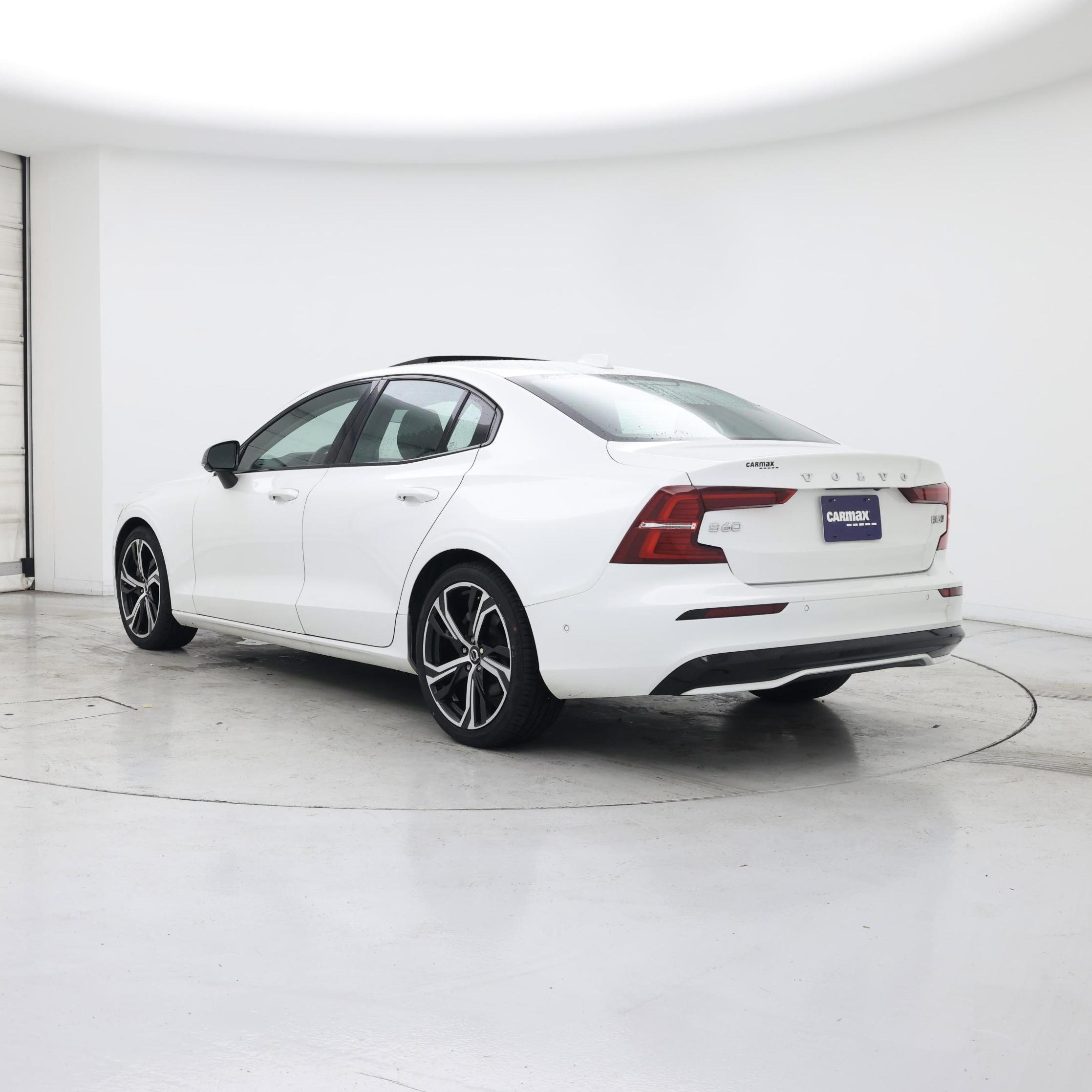 Thumbnail: 2023 Volvo S60 - 2