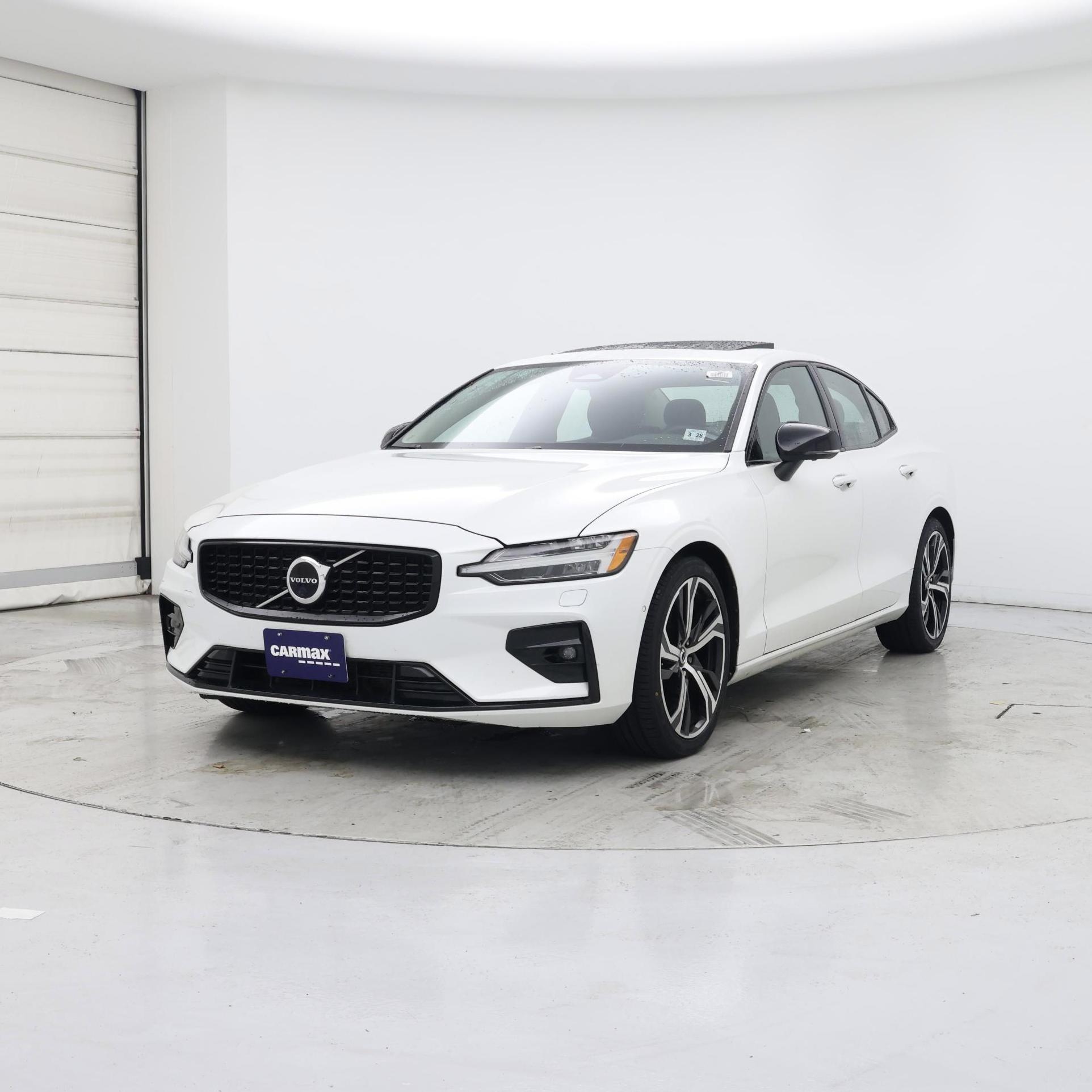 Thumbnail: 2023 Volvo S60 - 4