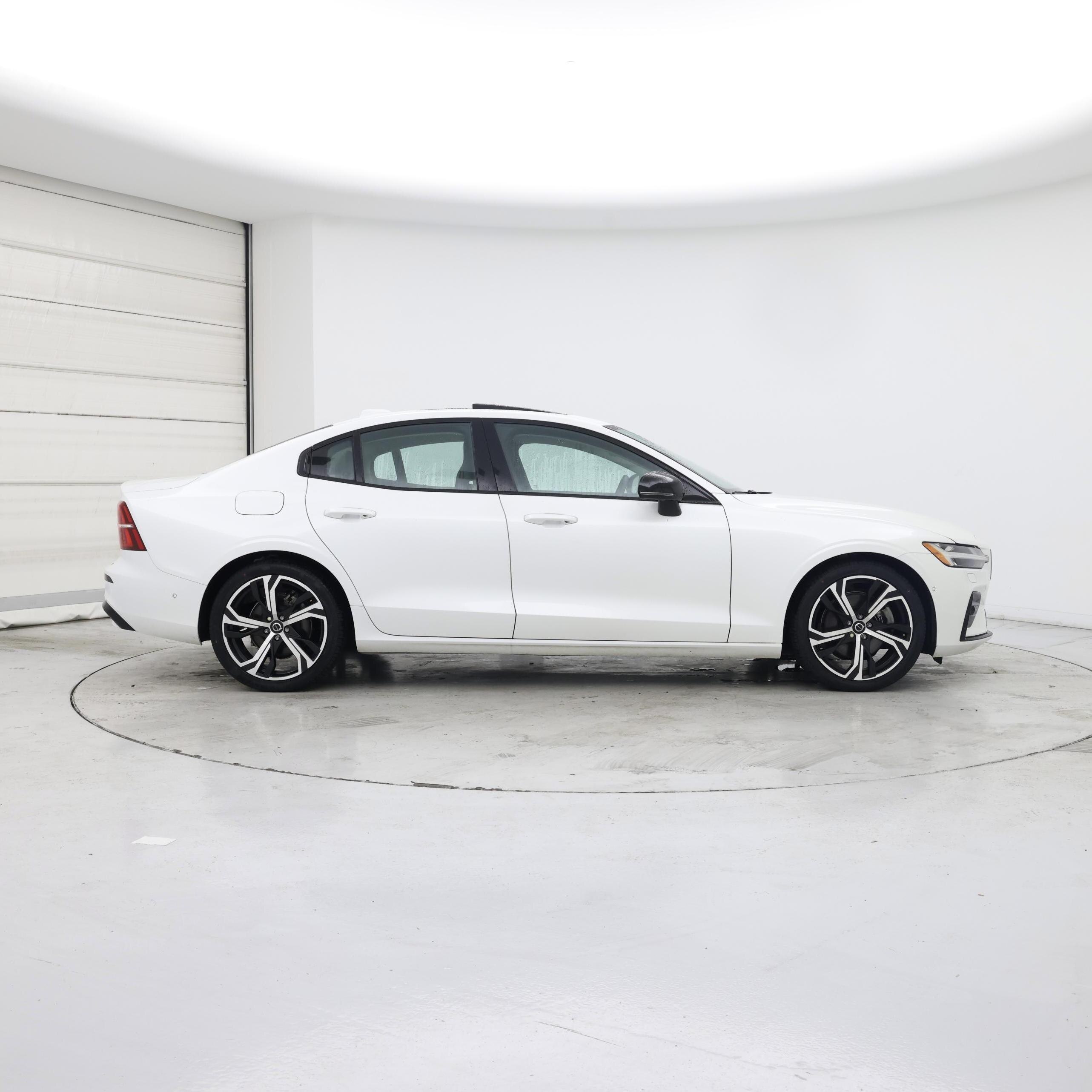 Thumbnail: 2023 Volvo S60 - 7