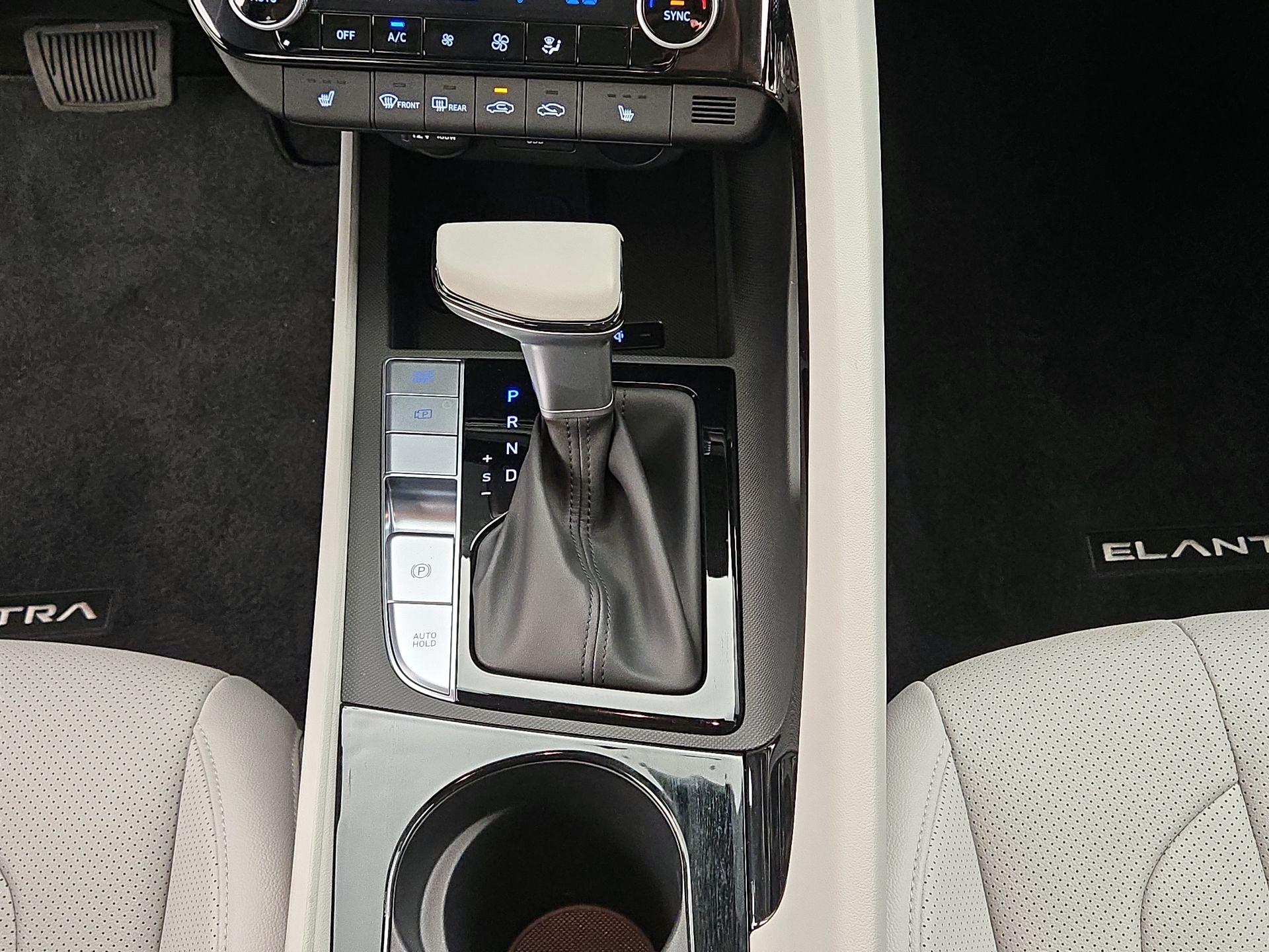 Thumbnail: 2025 Hyundai Elantra - 17
