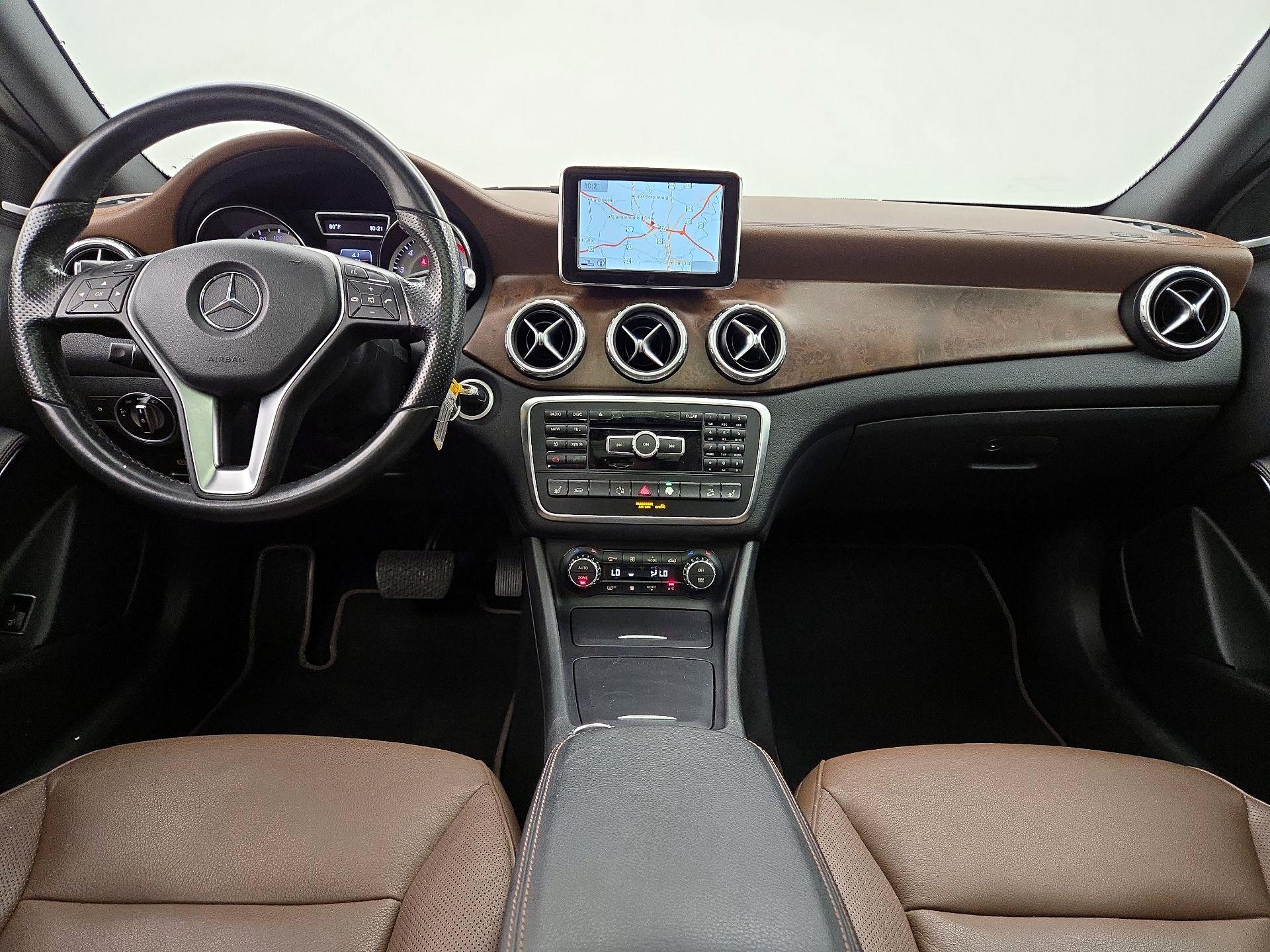 Thumbnail: 2015 Mercedes-Benz GLA - 9