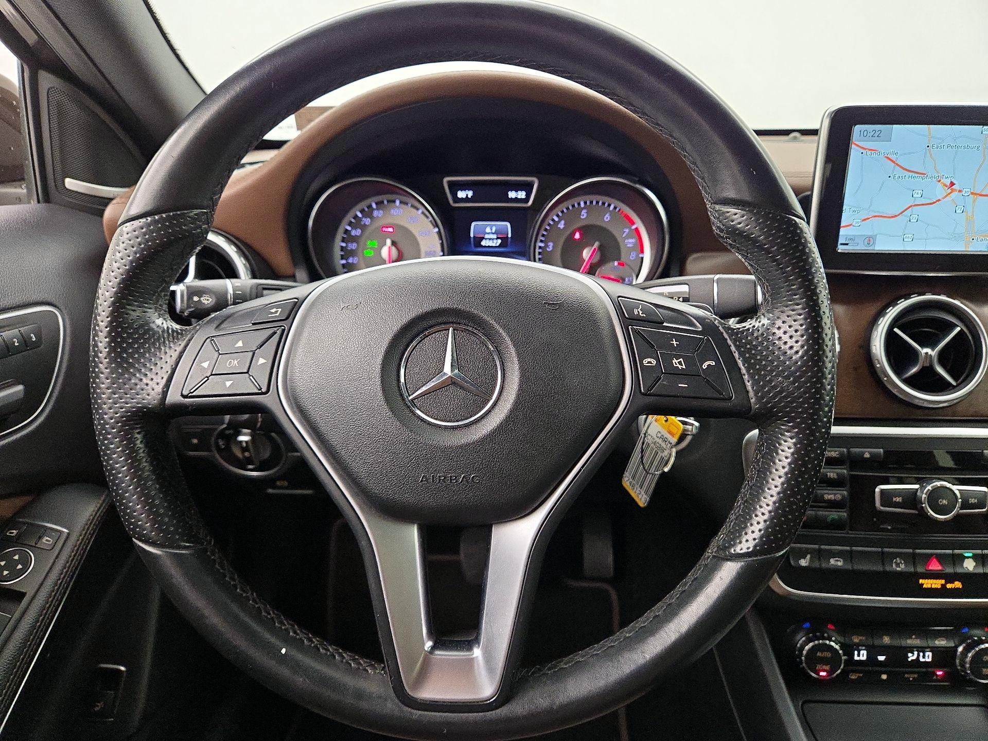 Thumbnail: 2015 Mercedes-Benz GLA - 10