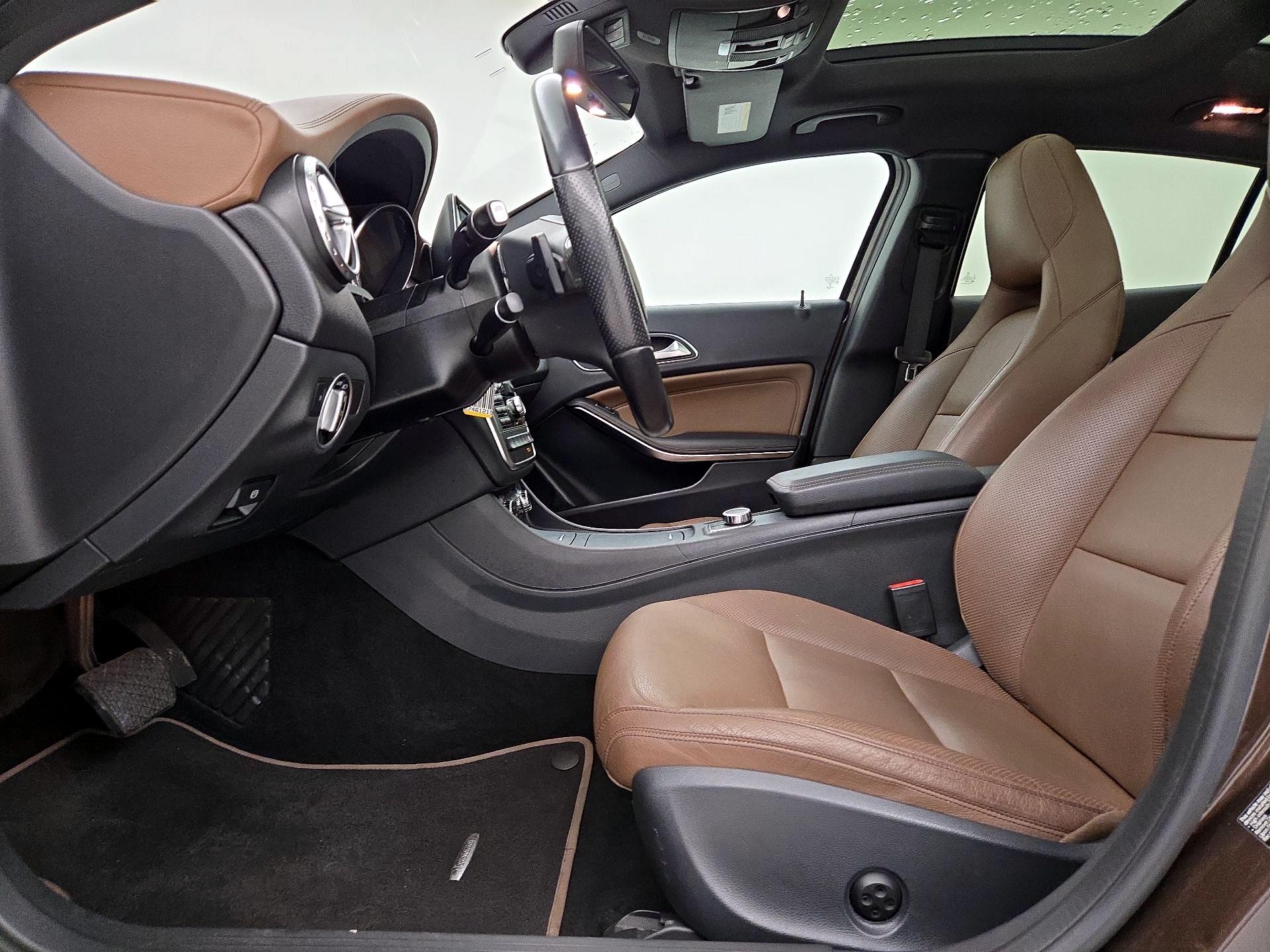 Thumbnail: 2015 Mercedes-Benz GLA - 11