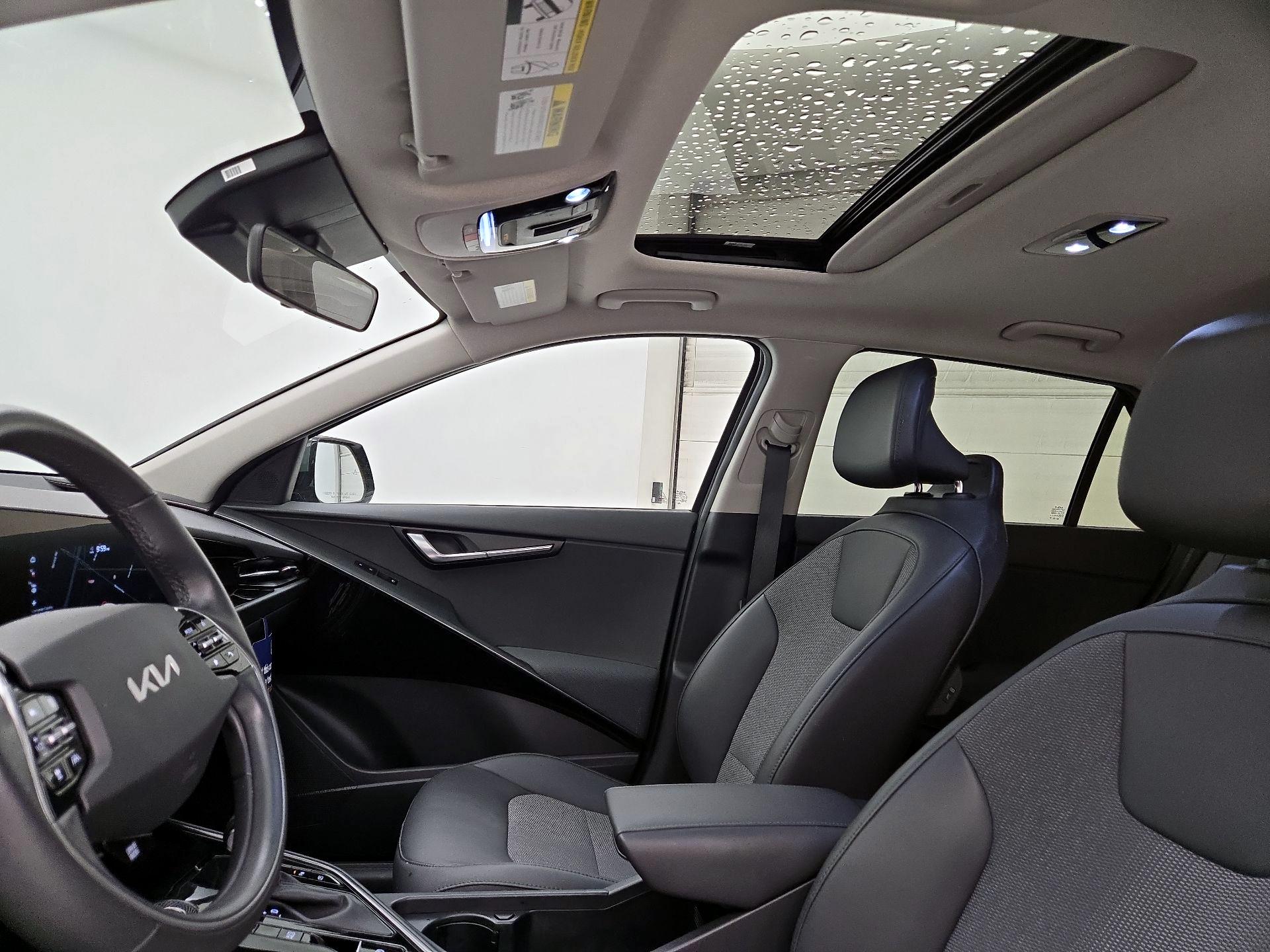 Thumbnail: 2023 Kia Niro - 20