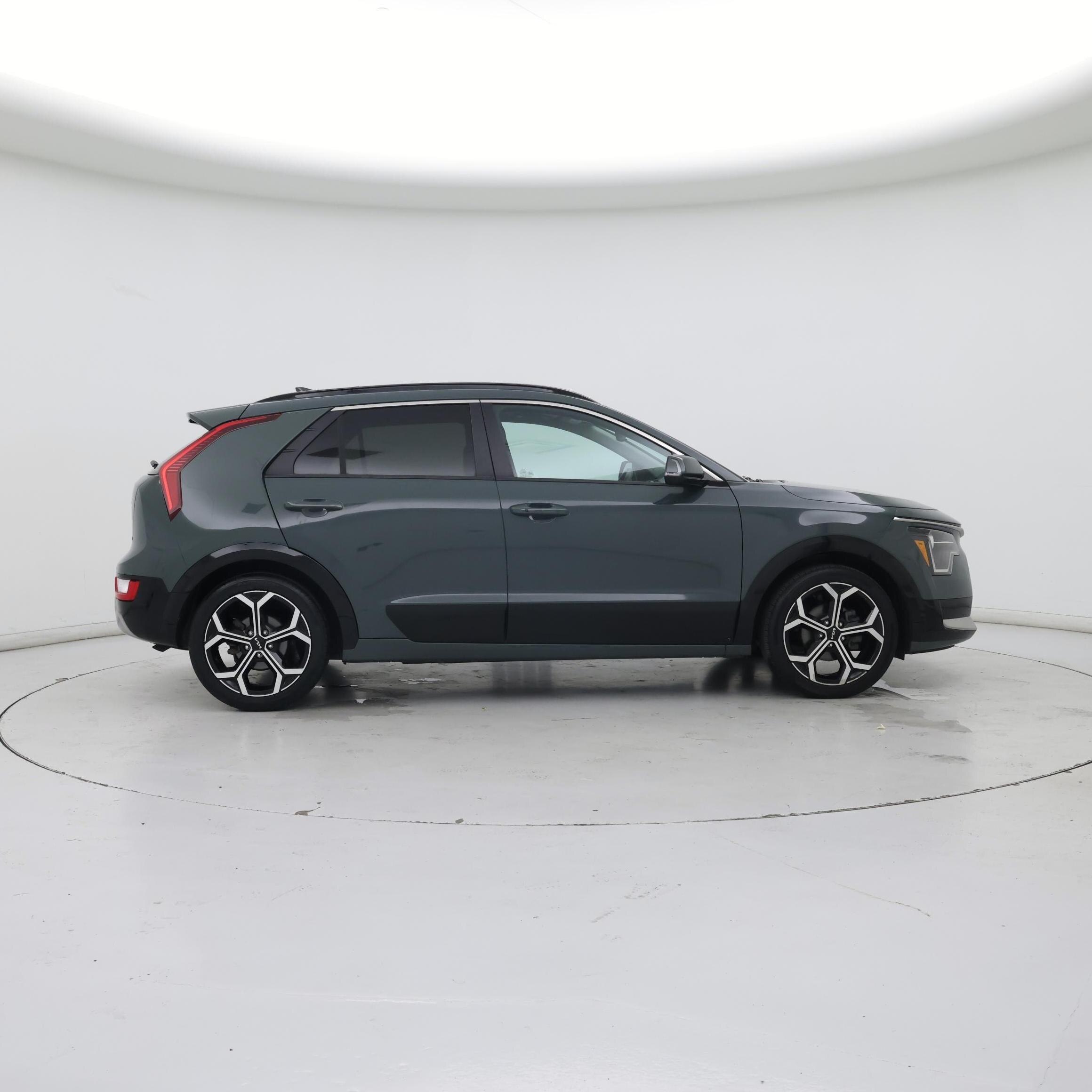 Thumbnail: 2023 Kia Niro - 7