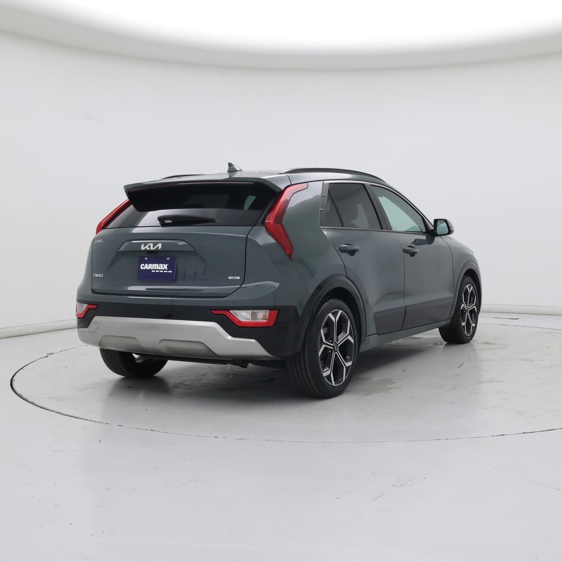 Thumbnail: 2023 Kia Niro - 8
