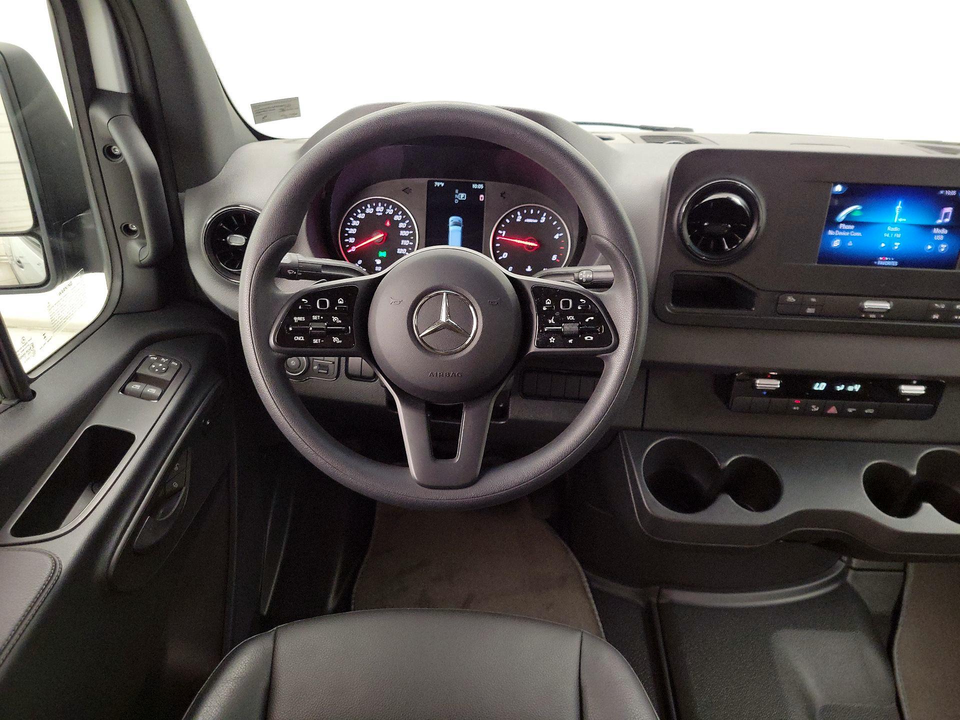 Thumbnail: 2024 Mercedes-Benz Sprinter - 10