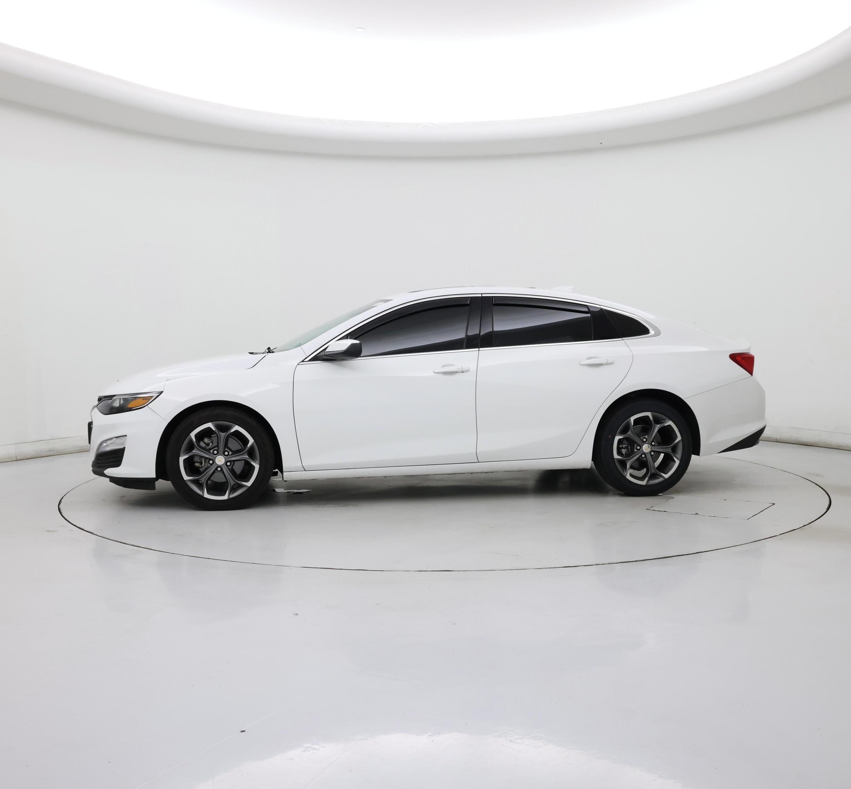 Thumbnail: 2024 Chevrolet Malibu - 3