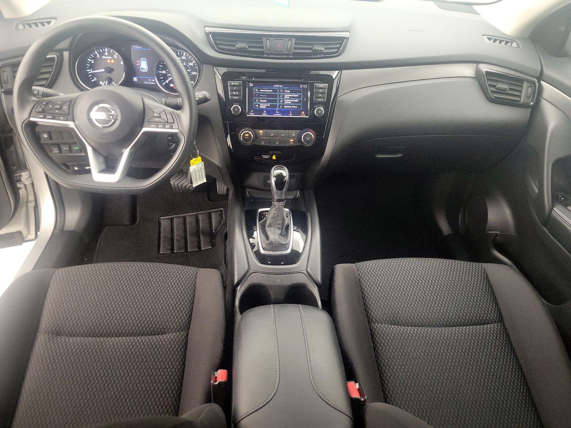 Thumbnail: 2020 Nissan Rogue Sport - 9