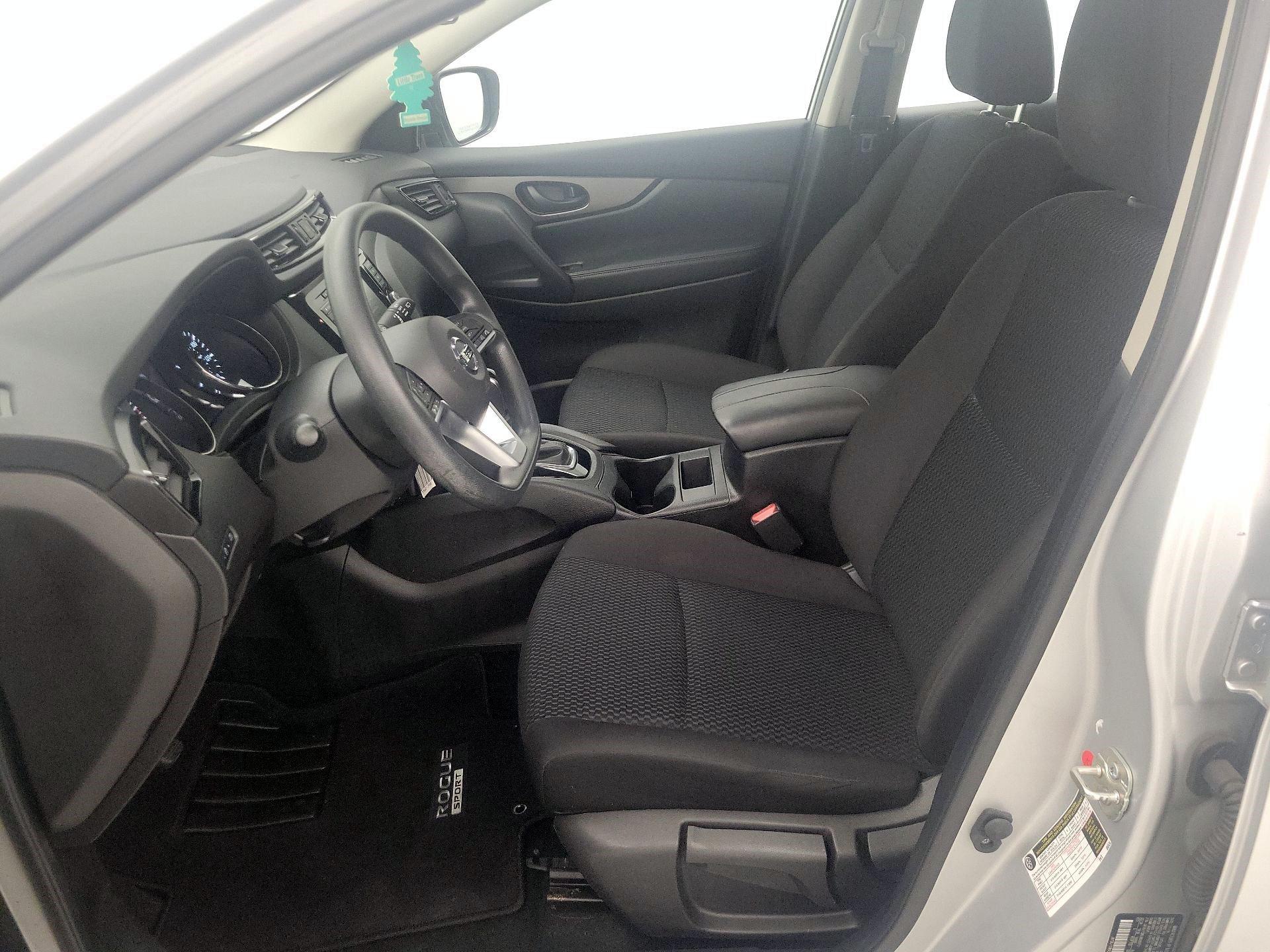 Thumbnail: 2020 Nissan Rogue Sport - 11